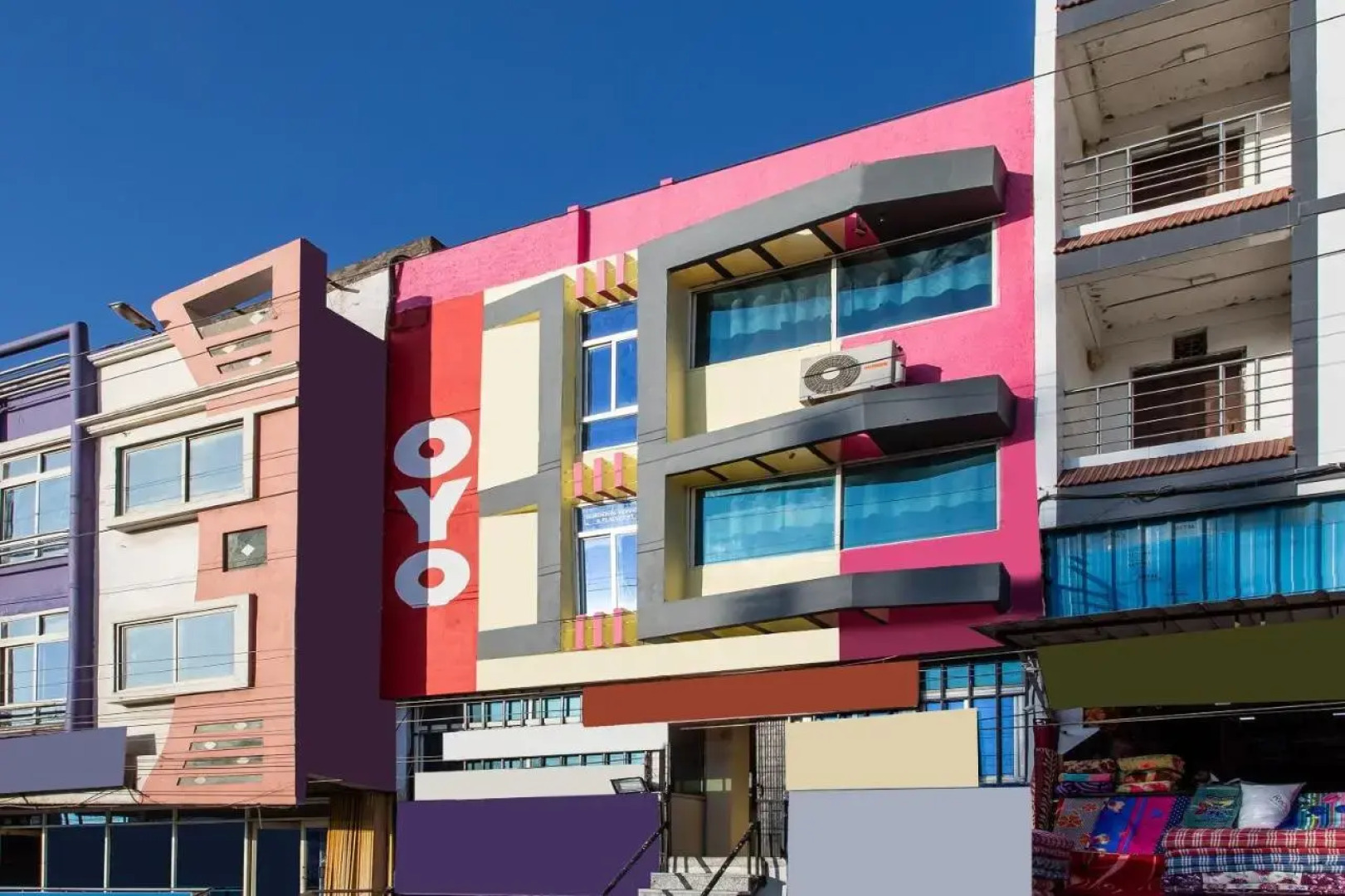 OYO 27817 Hotel Decision