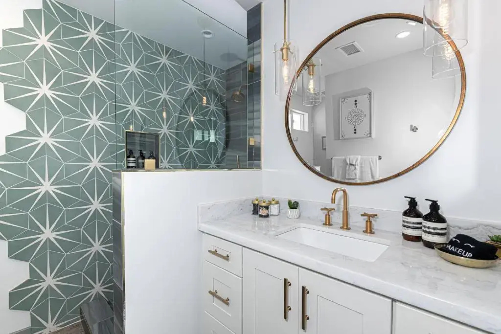 South Bayfront Entire Home 6 bed / 4.5 bath