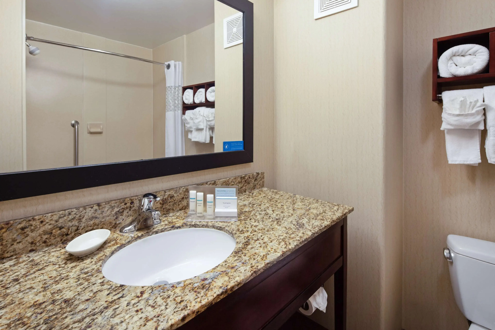 Hampton Inn & Suites Agoura Hills