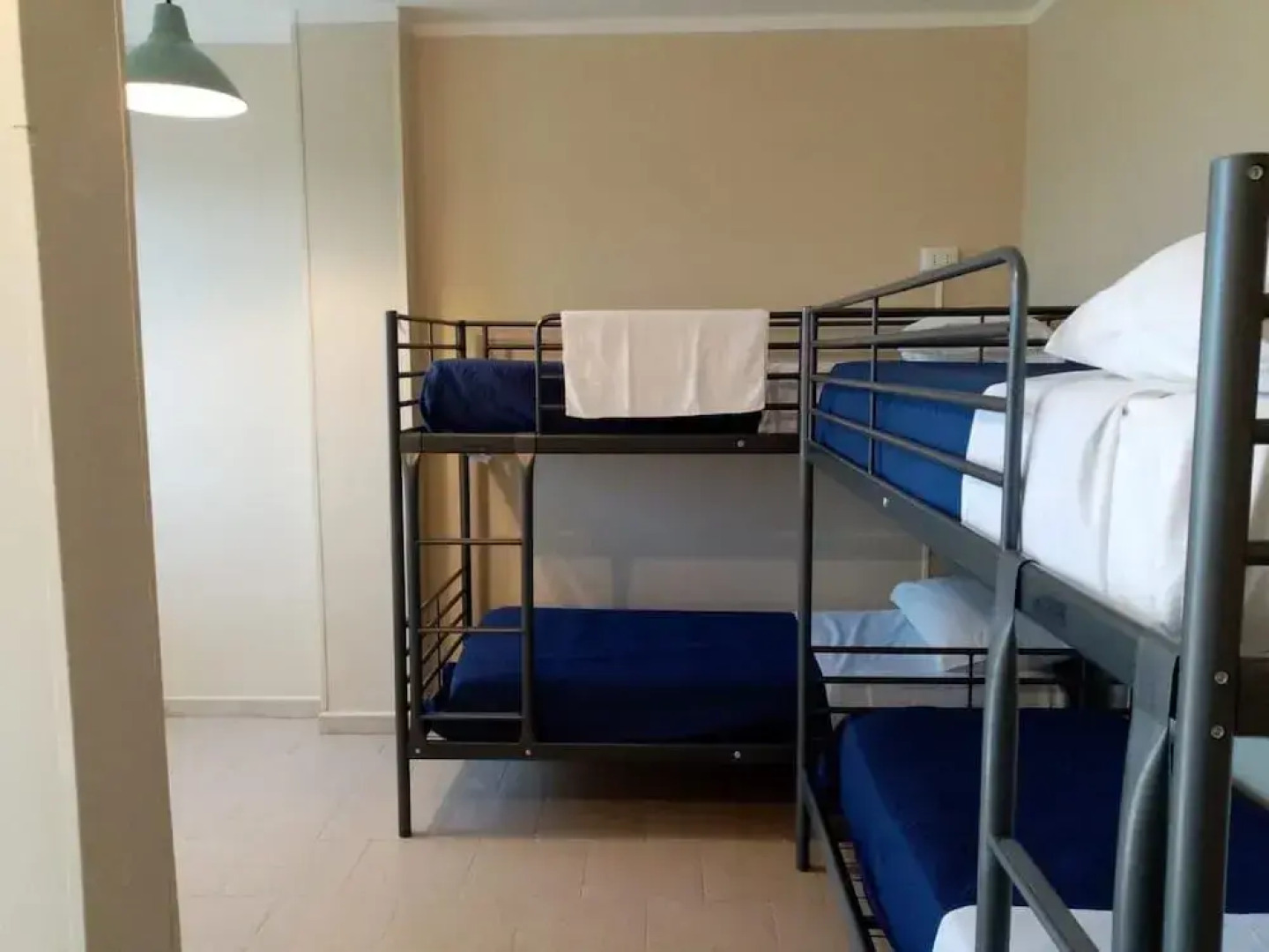 Departure rooms&hostels