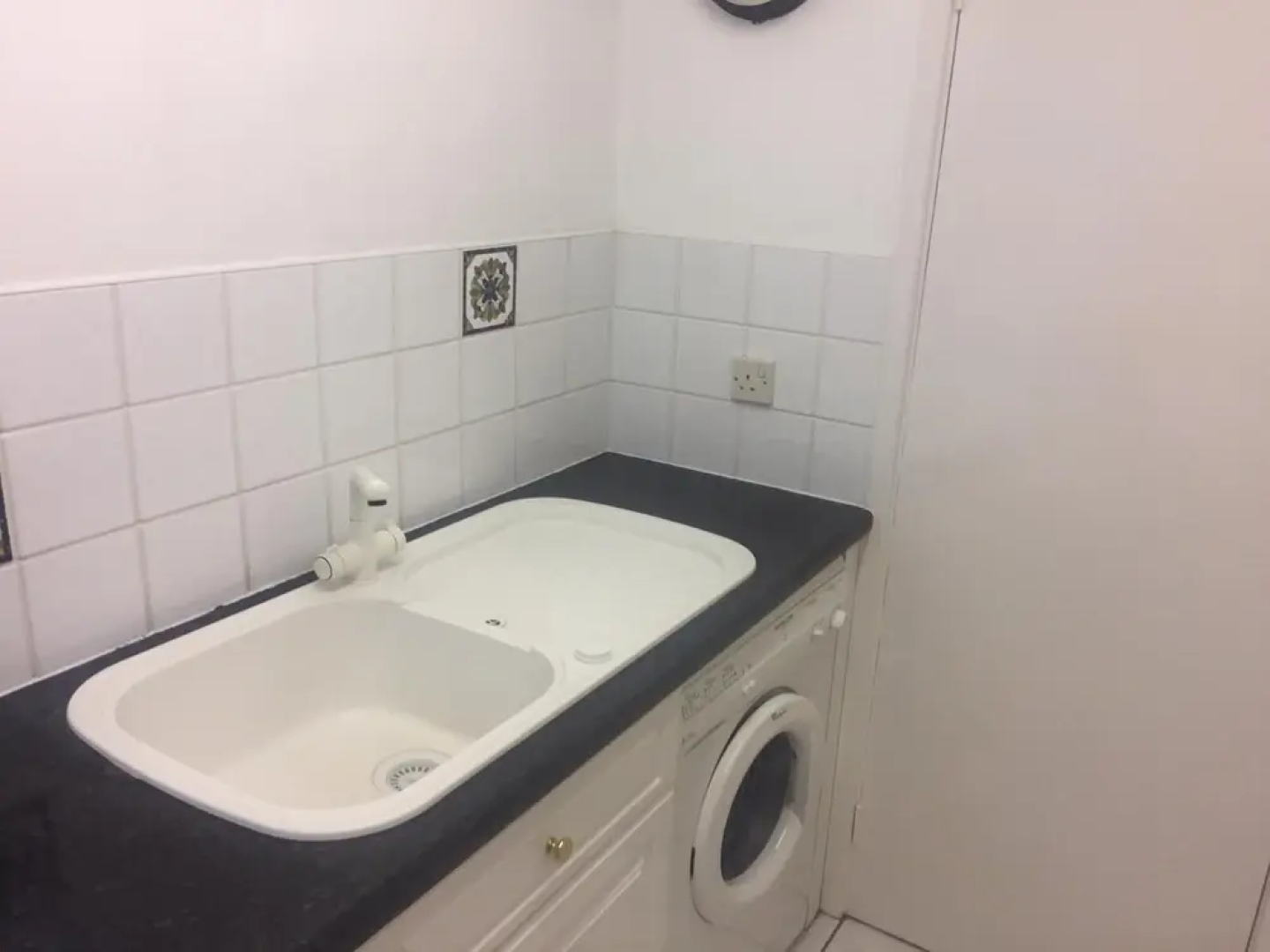NEW Cosy 1BD Flat in the Heart of Llandough -wales