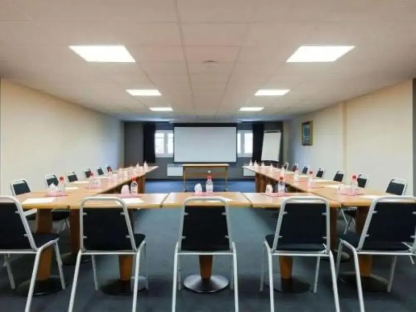 Enzo Hotel Brétigny