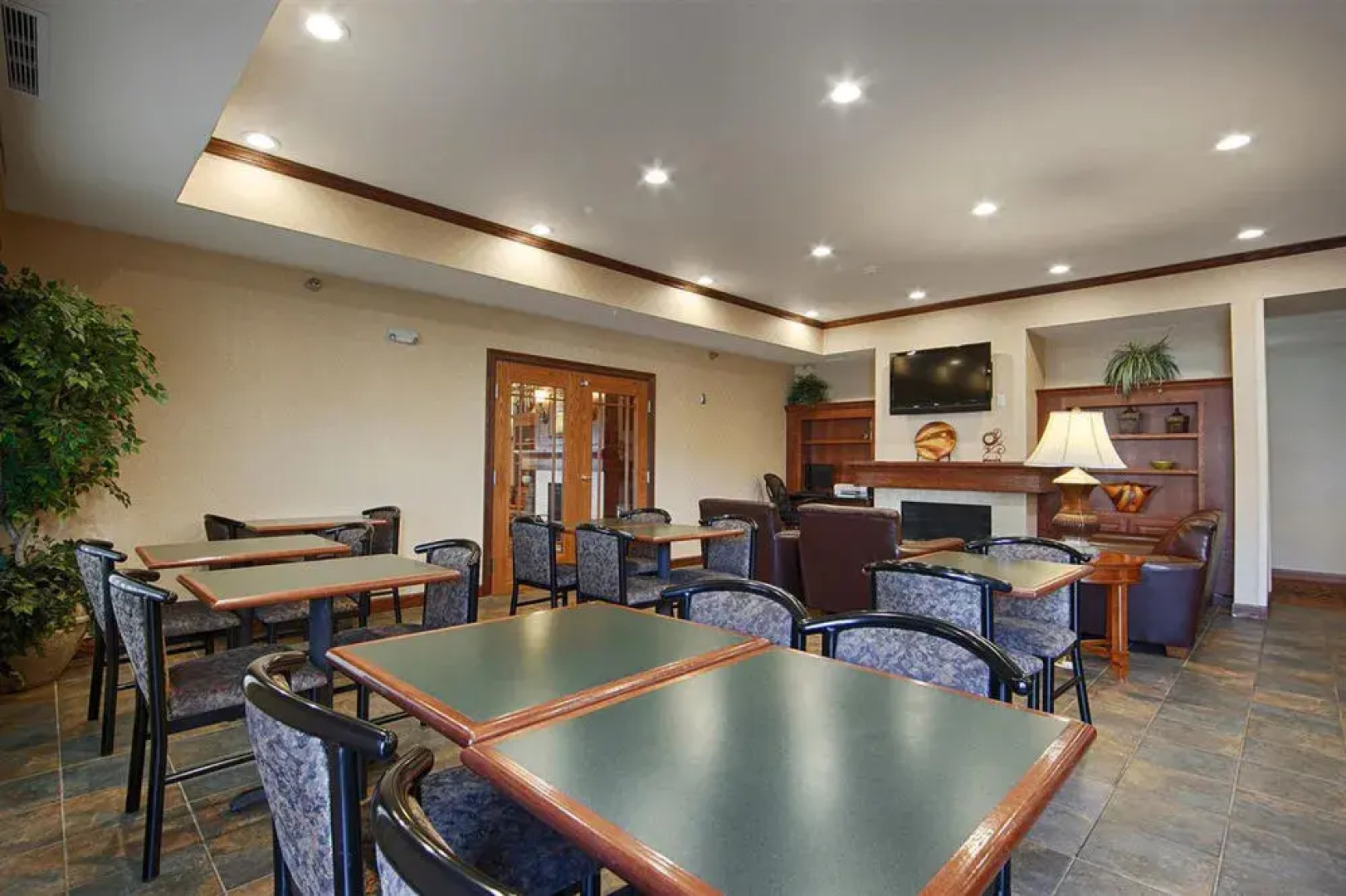 Best Western Plus Heritage Hotel & Suites