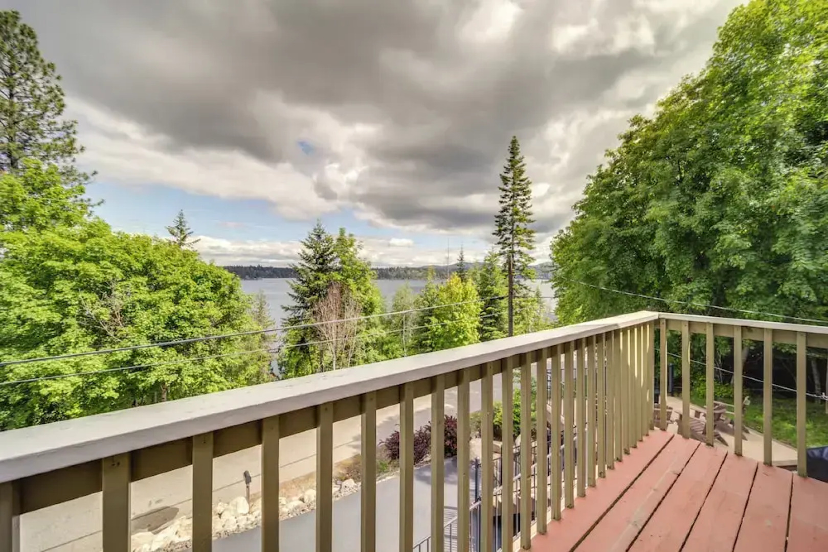Tree-lined Hayden Home w/ Hot Tub & Lake Views!