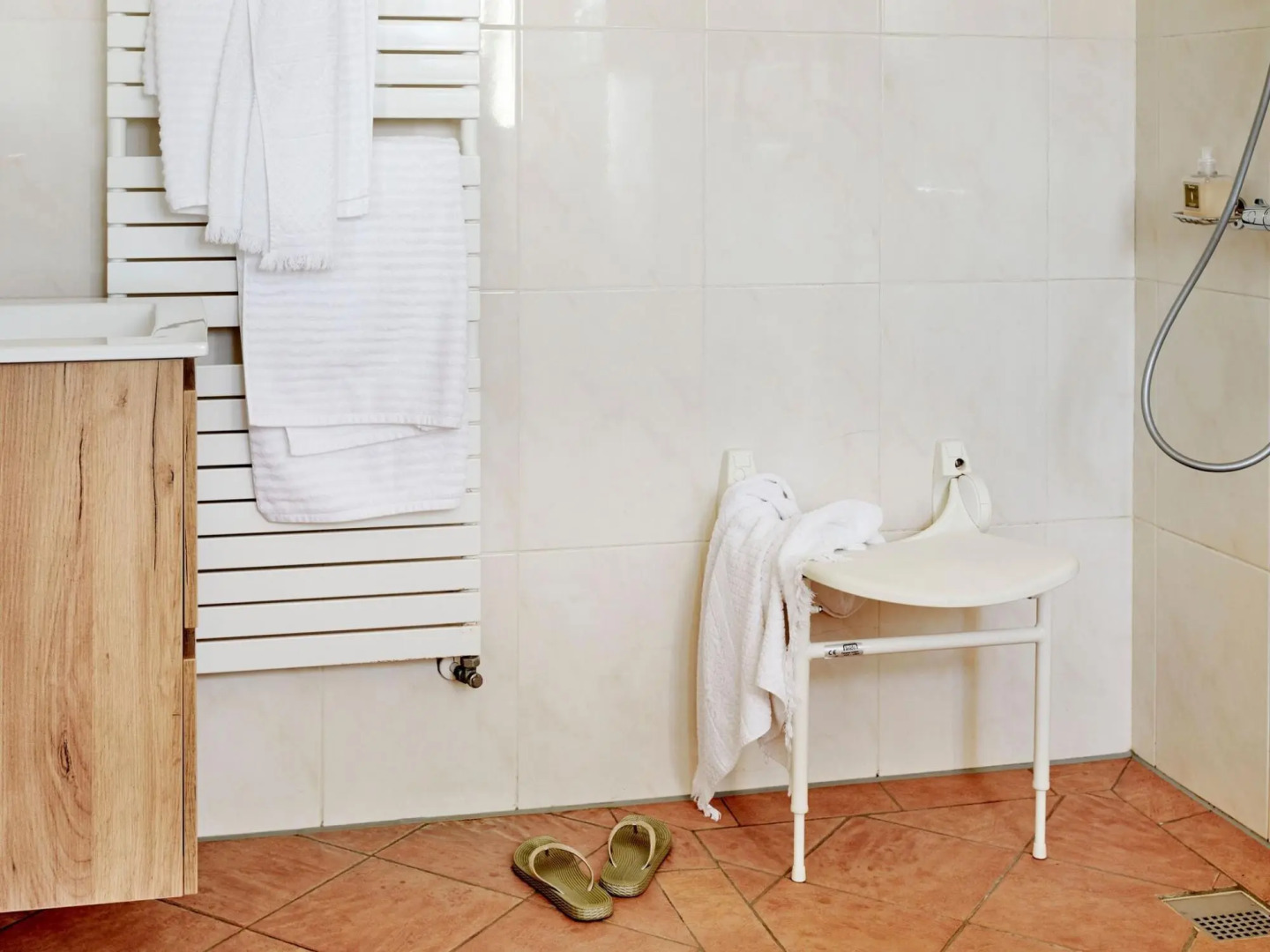 Colorful Holiday Home in Baarlo Near Boating With Hot Tub