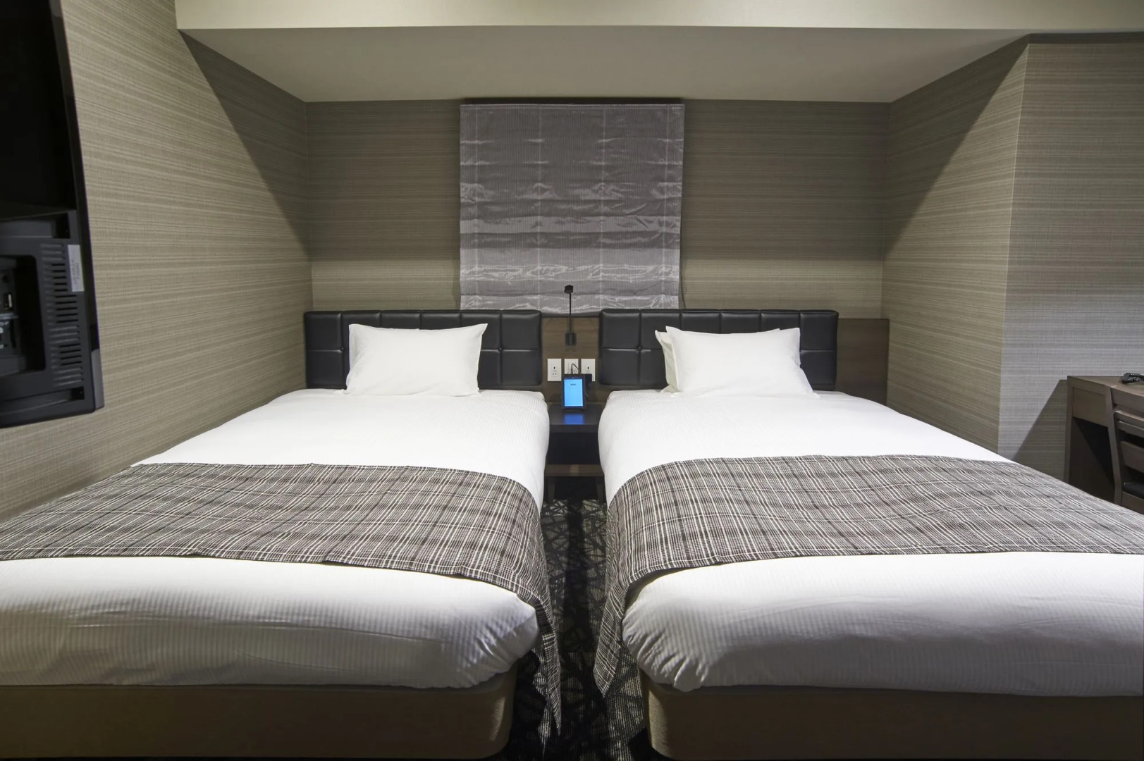 Quintessa Hotel Tokyo Haneda Comic & Books