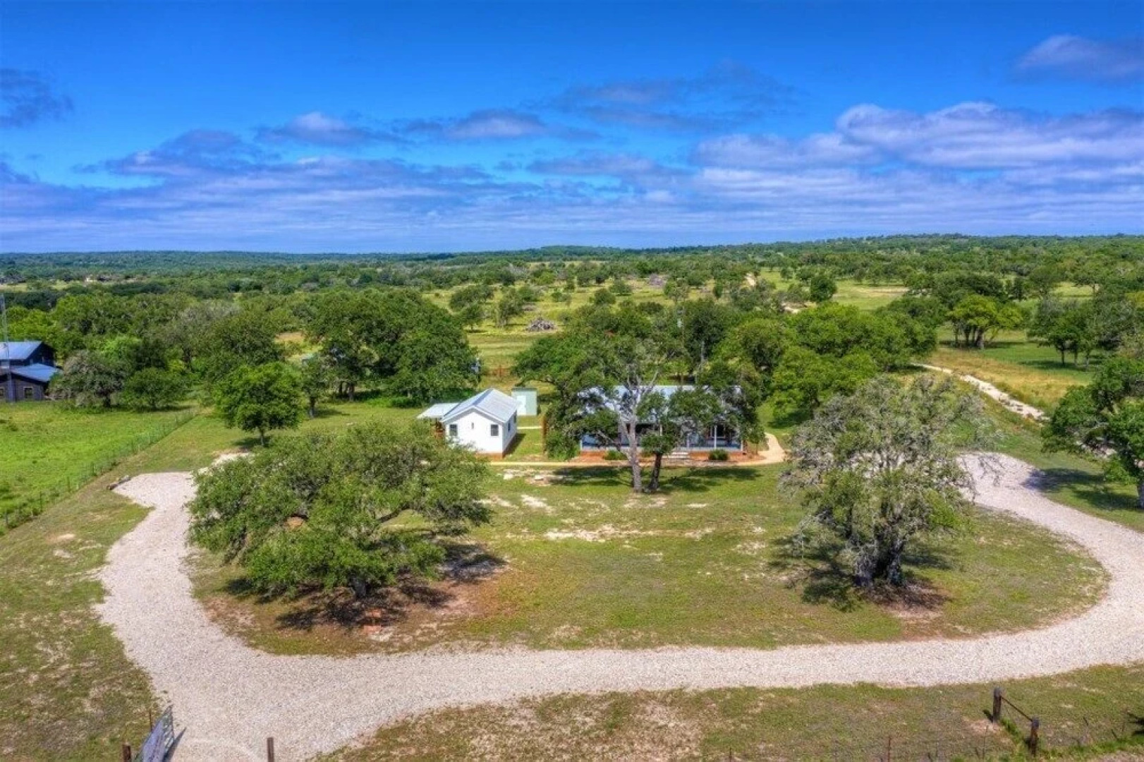 Luxurious and Intimate Cottage in FredWine Country