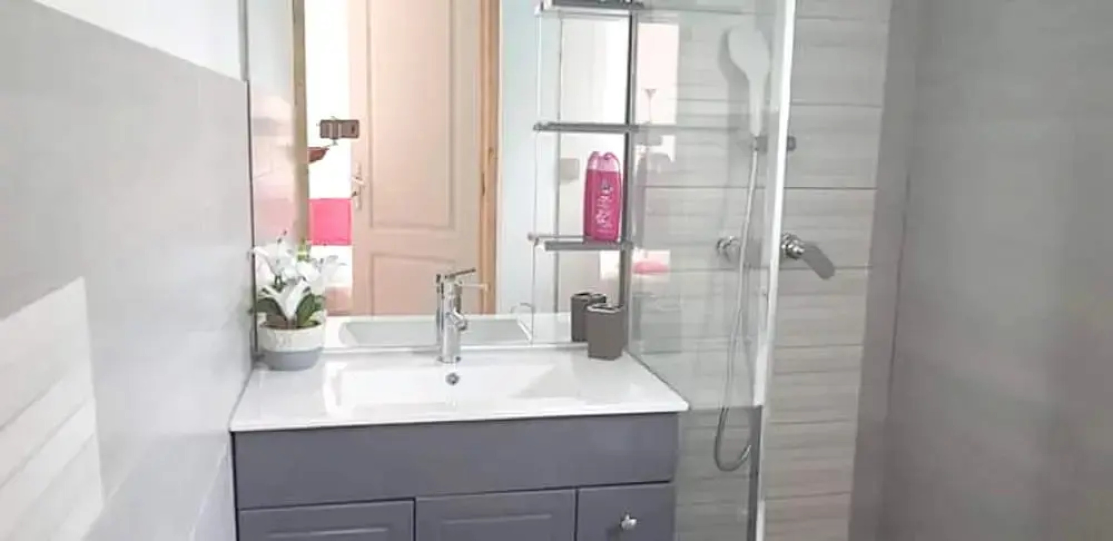 Studio in Saint-benoit, With Wonderful Mountain View and Enclosed Gard