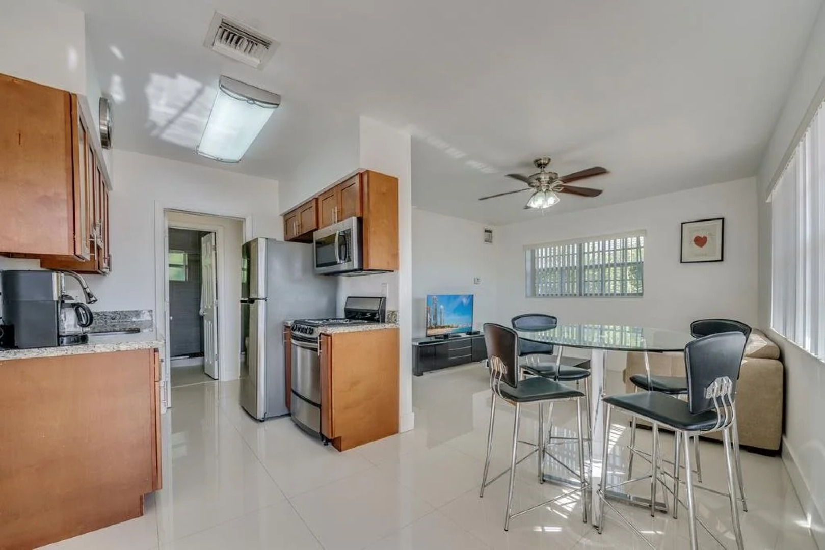 Luna Paradise by the Sea