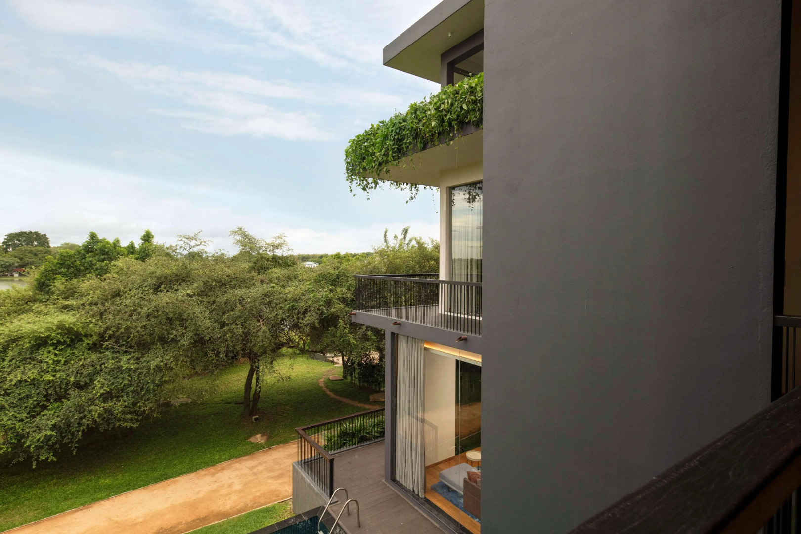 DoubleTree by Hilton Weerawila Rajawarna Resort