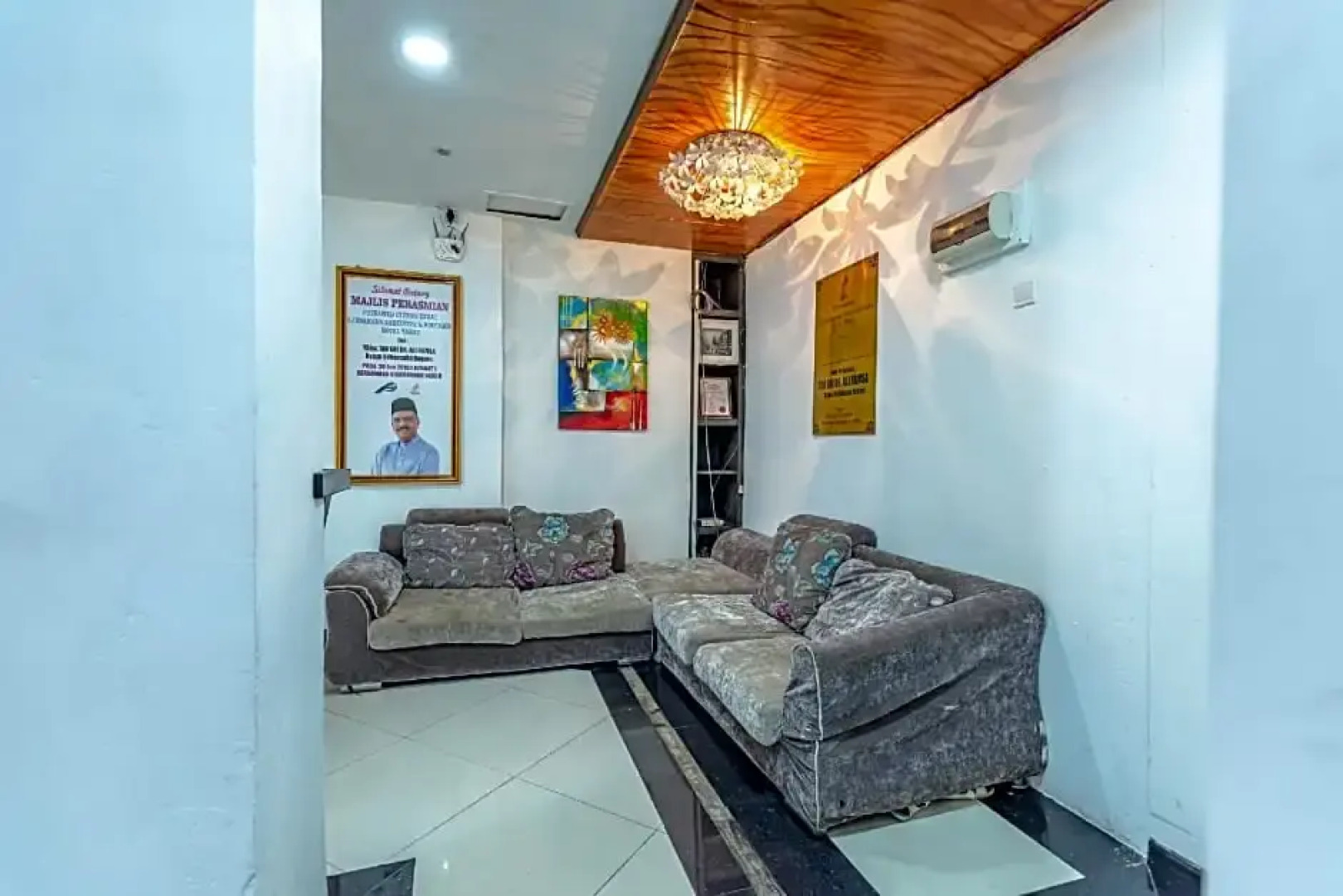 OYO 43960 Laksamana Executive & Boutique Hotel