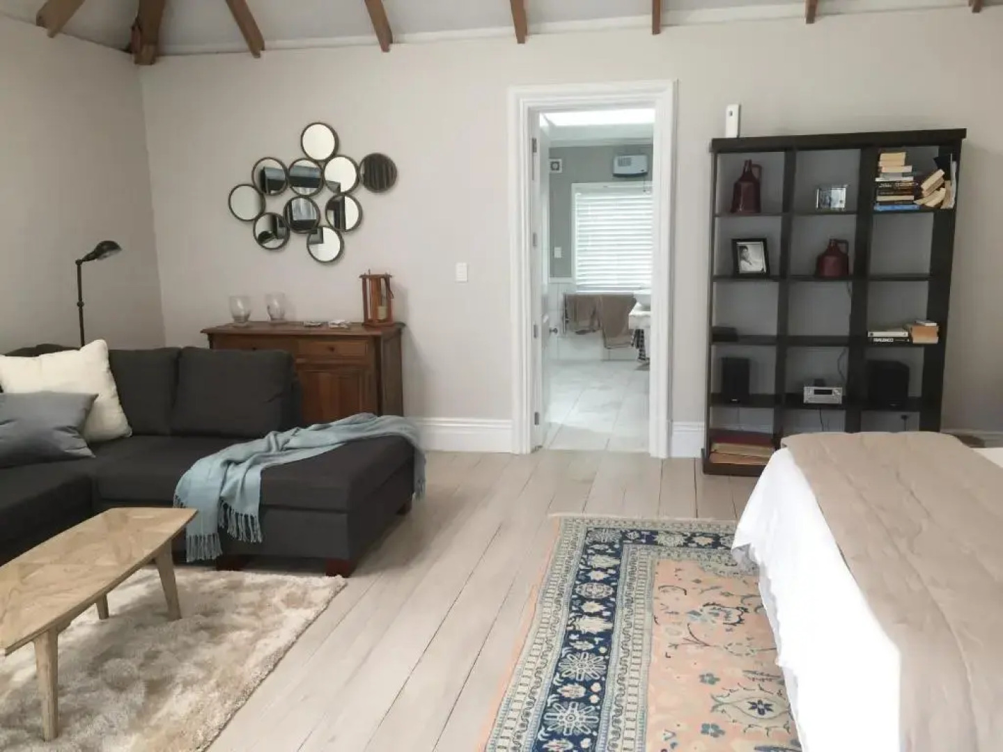 Columbus Suite at 144 on Jones