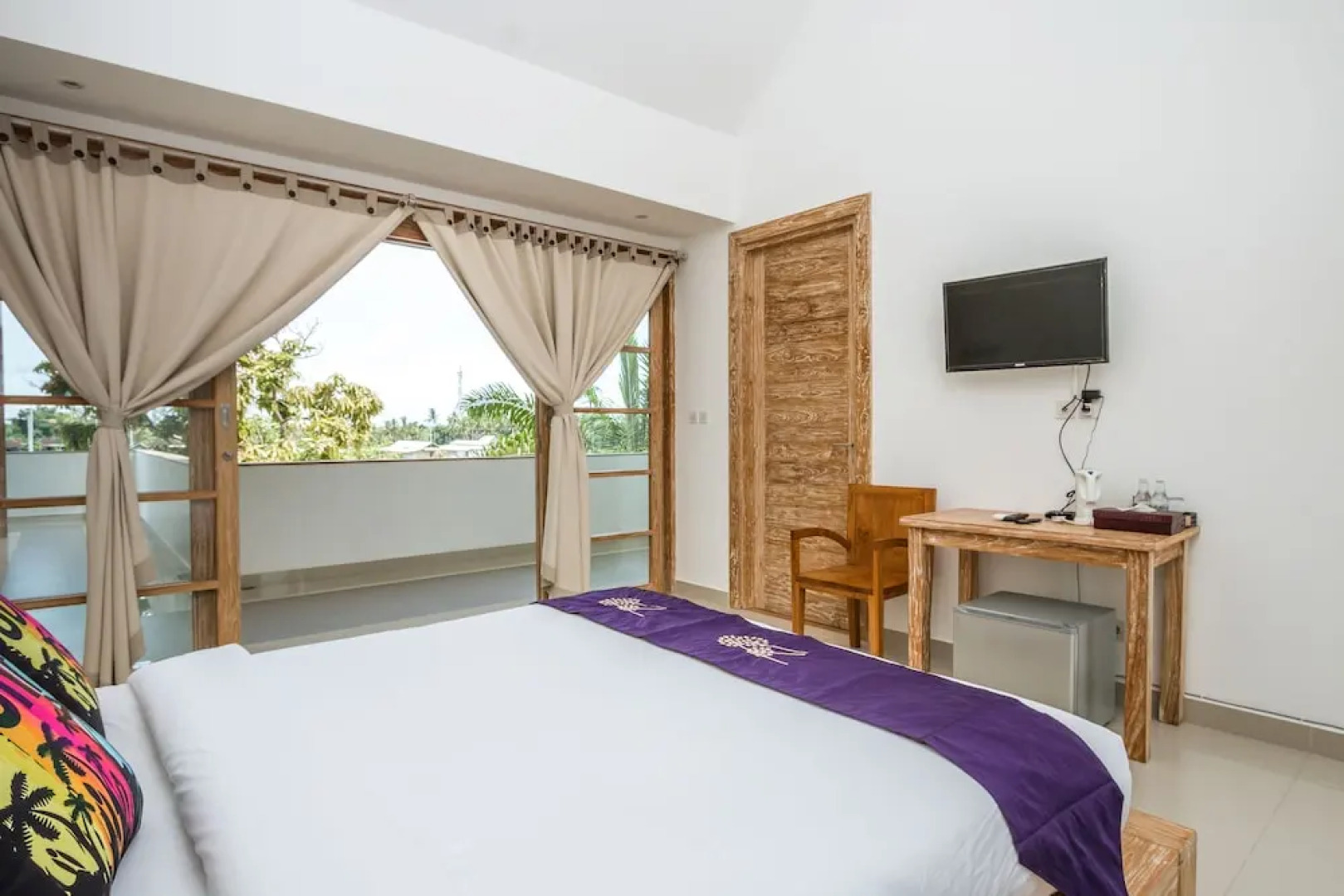 RedDoorz @ Kedungu Beach Surf