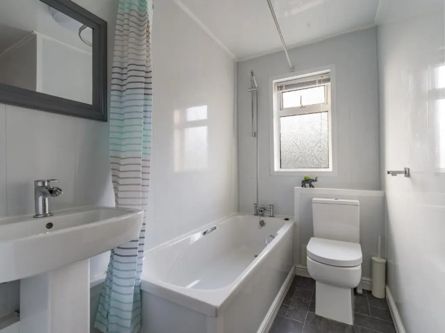 Chestnut House - Cosy 2 Bedroom - Ashington