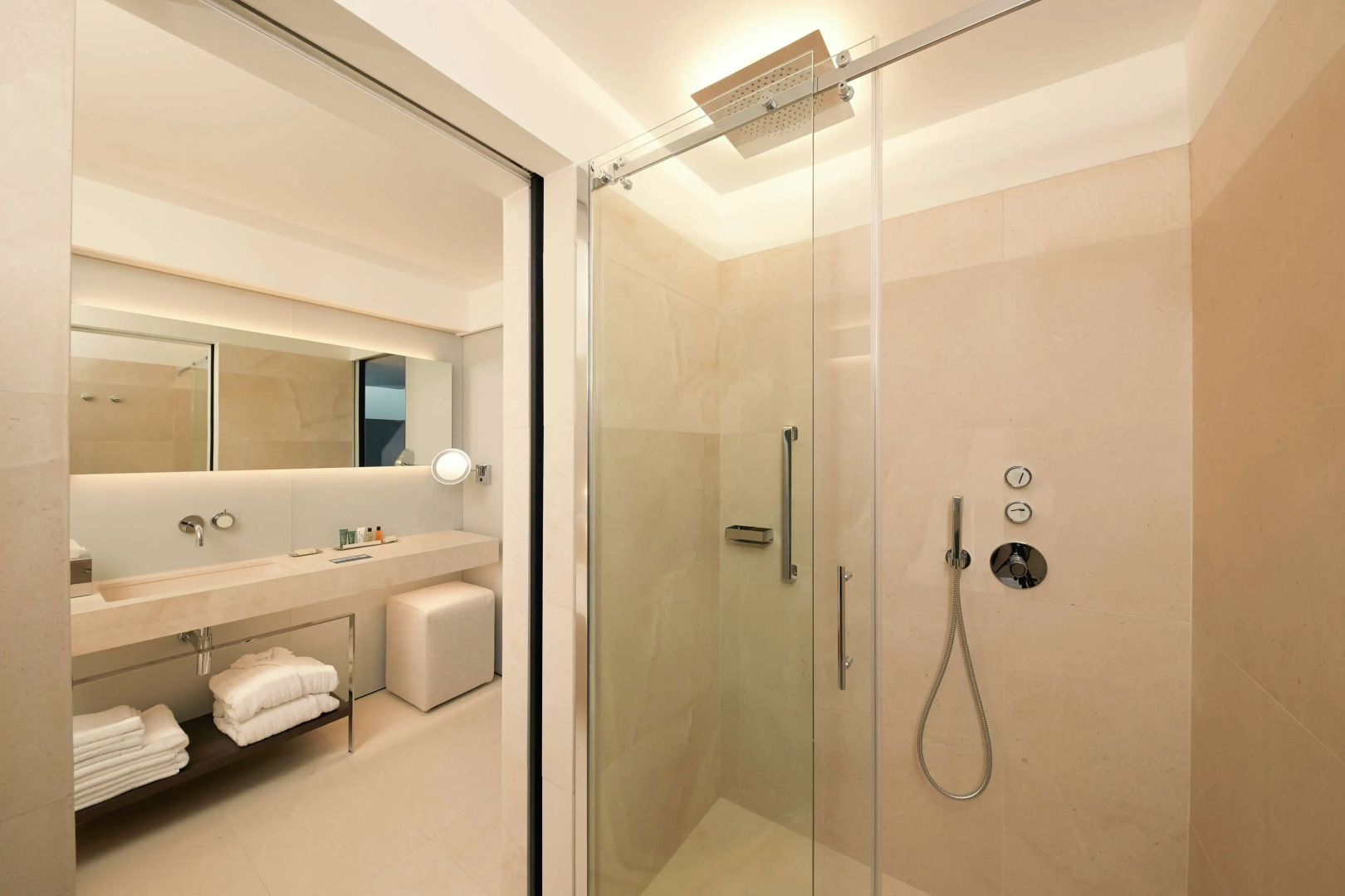 Отель Hilton Lake Como