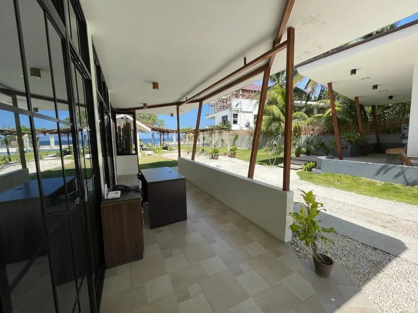 Fins Pacific Coral Bay by Hiverooms