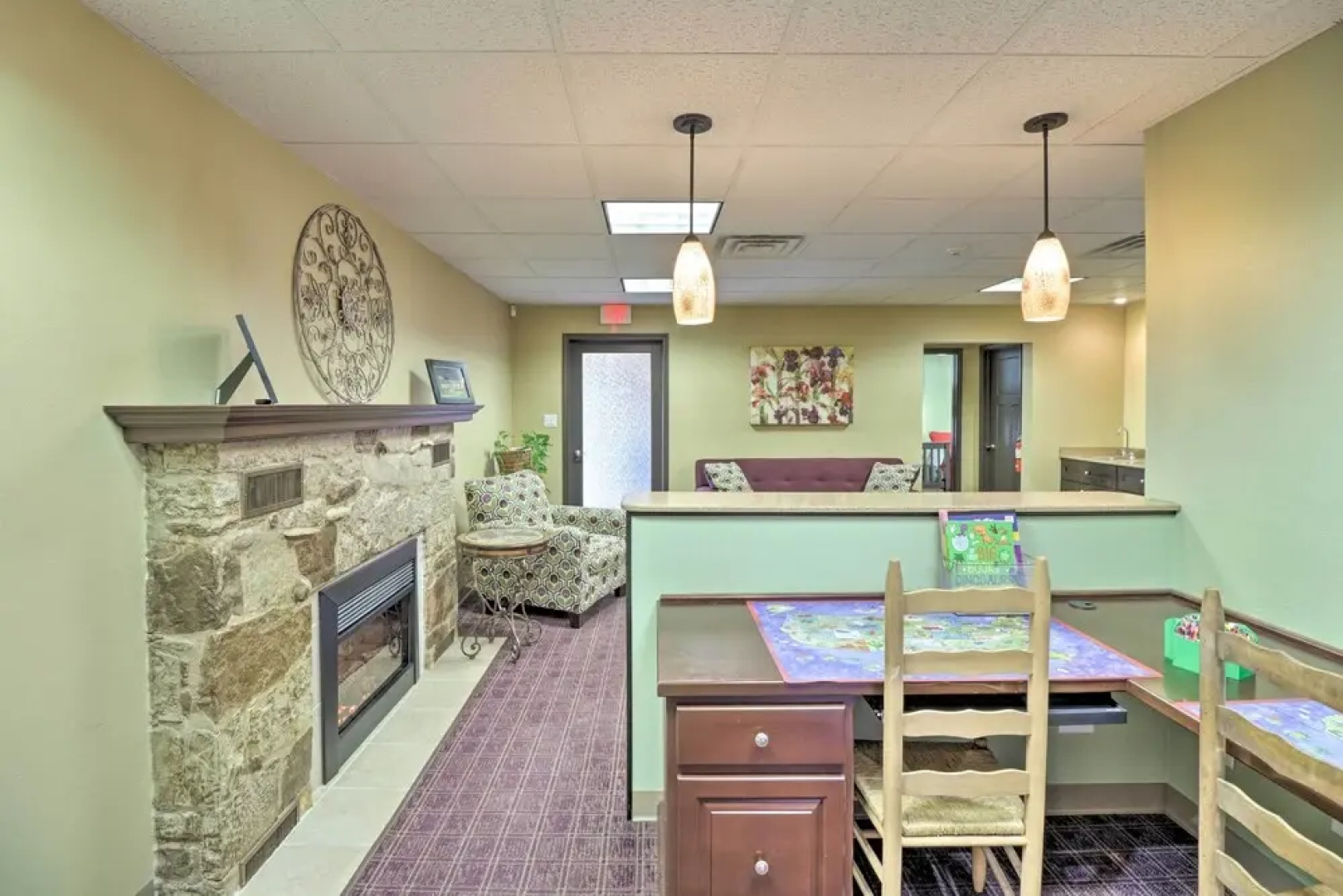 Roomy Multi-family Retreat in Dtwn Mountain Home!