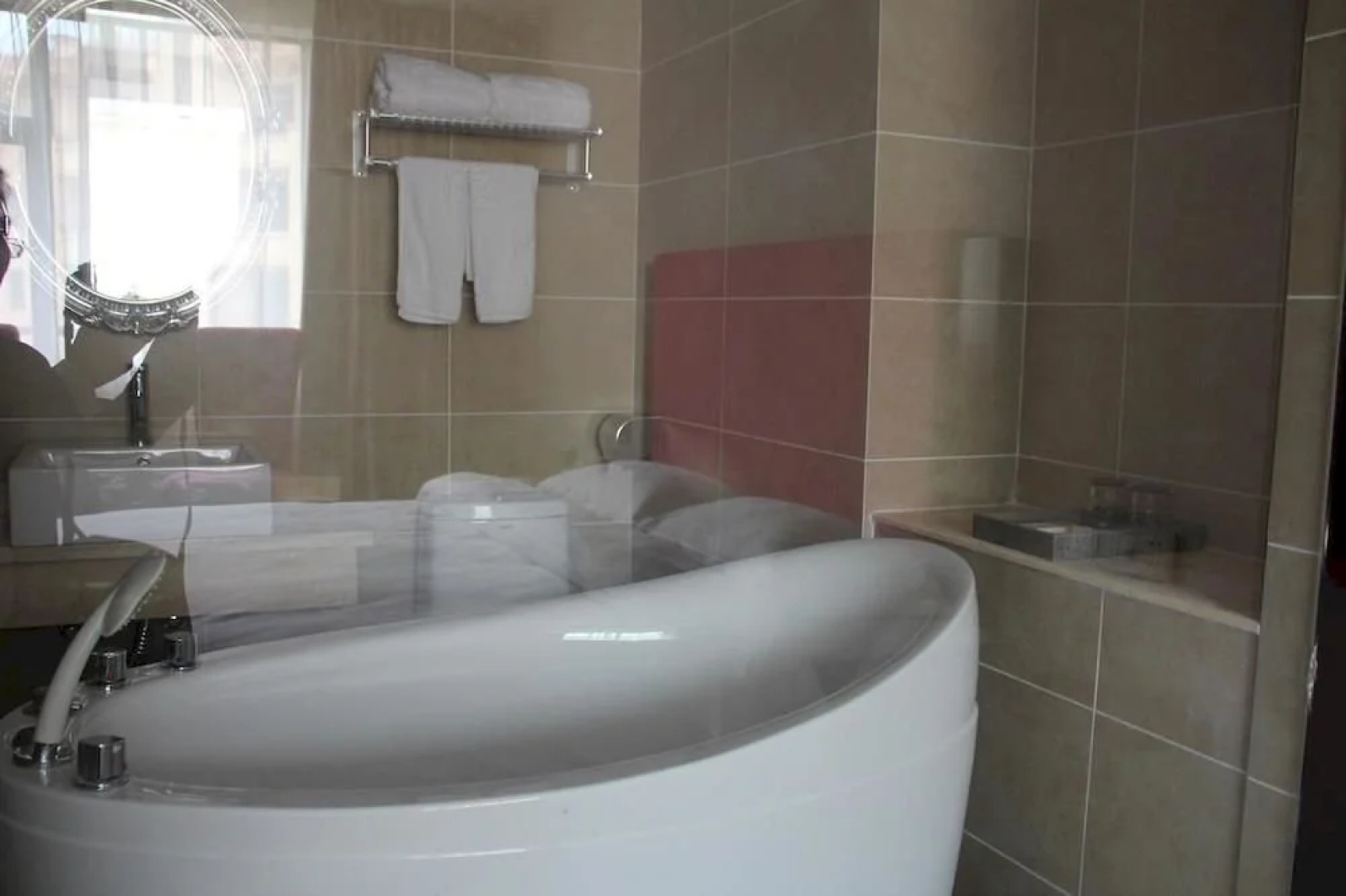 Mingjia Holiday Hotel
