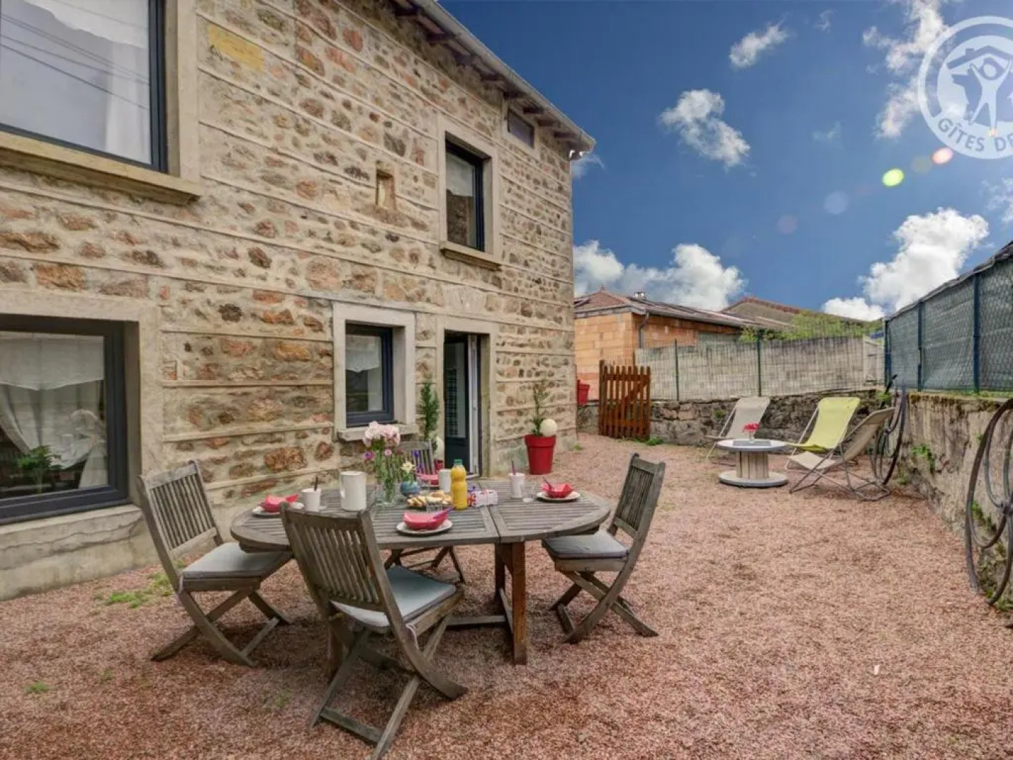 Gîte Belmont-de-la-Loire, 7 pièces, 13 personnes - FR-1-496-140