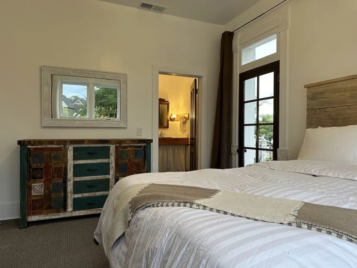 The Cottage @ 241 North