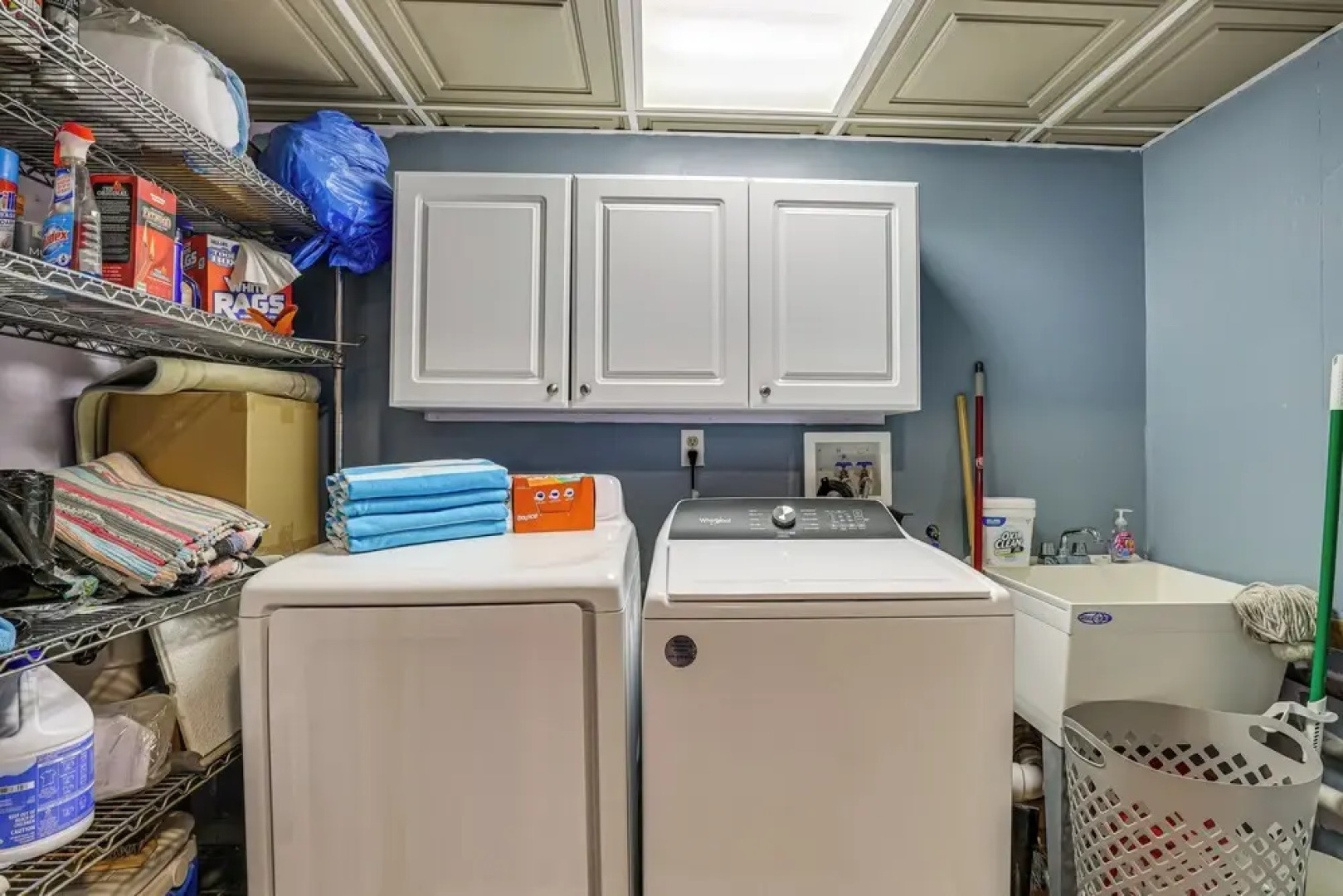 Luxe Lake House w/ Private Beach in Pocono Summit