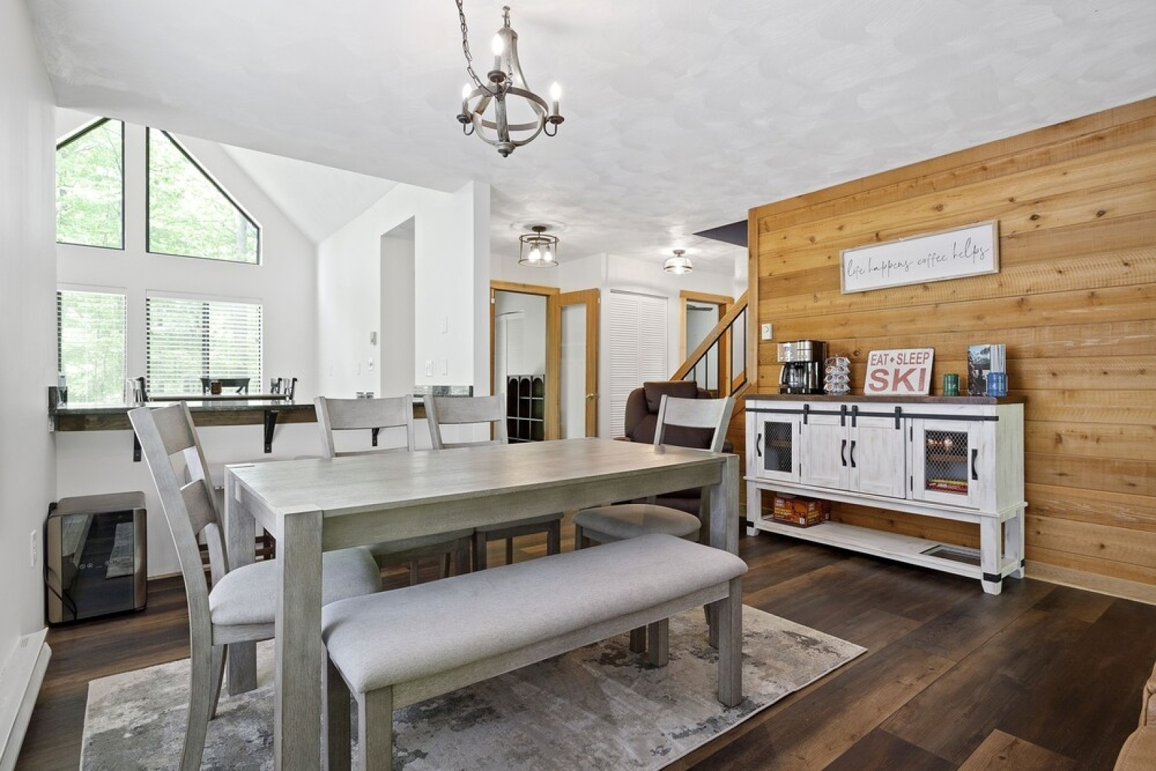 Charming Getaway 4BR 3Bath Hot Tub