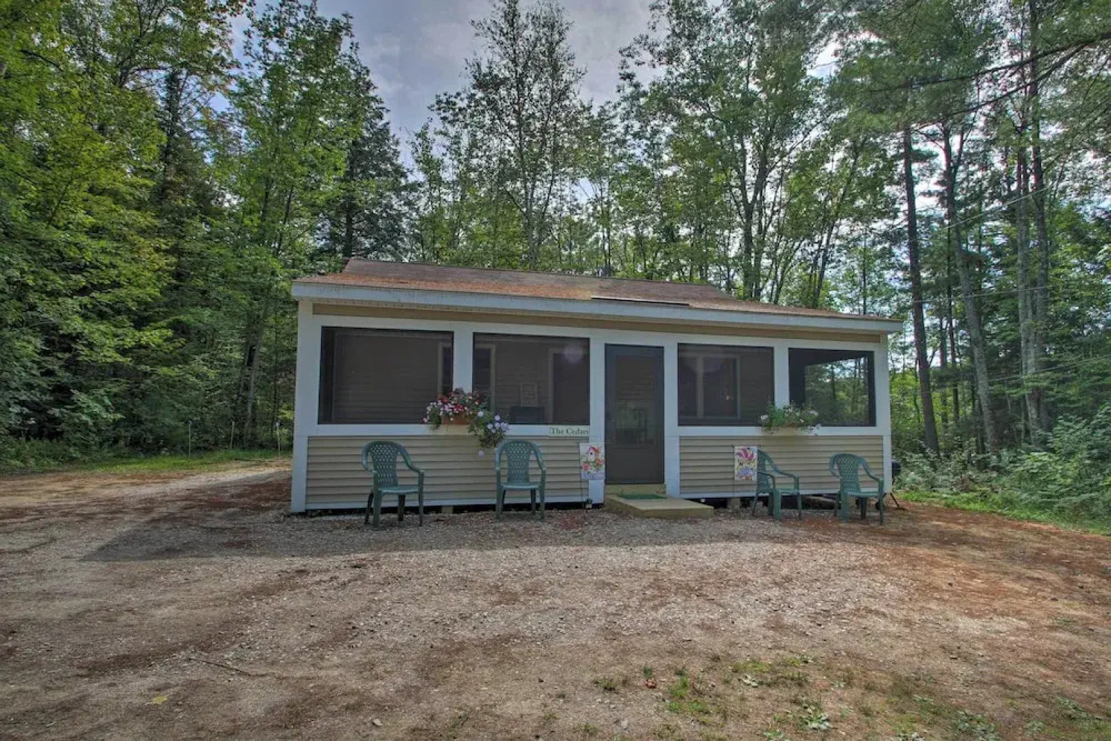 'the Cedars' Cabin w/ Beach Access on Panther Pond