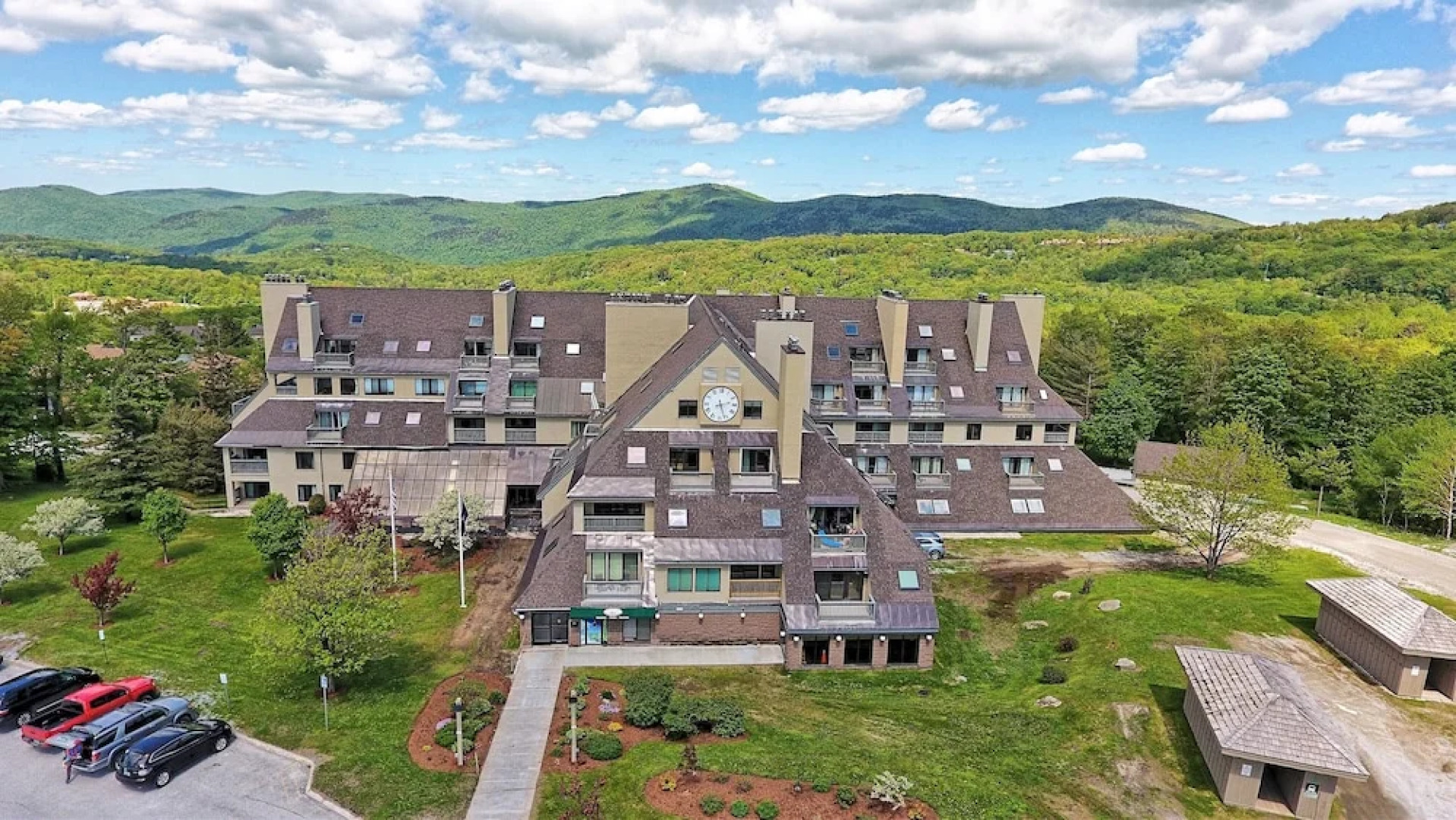 "roomy" Mountain Green 3BR Condo w/ Amenities 3b14