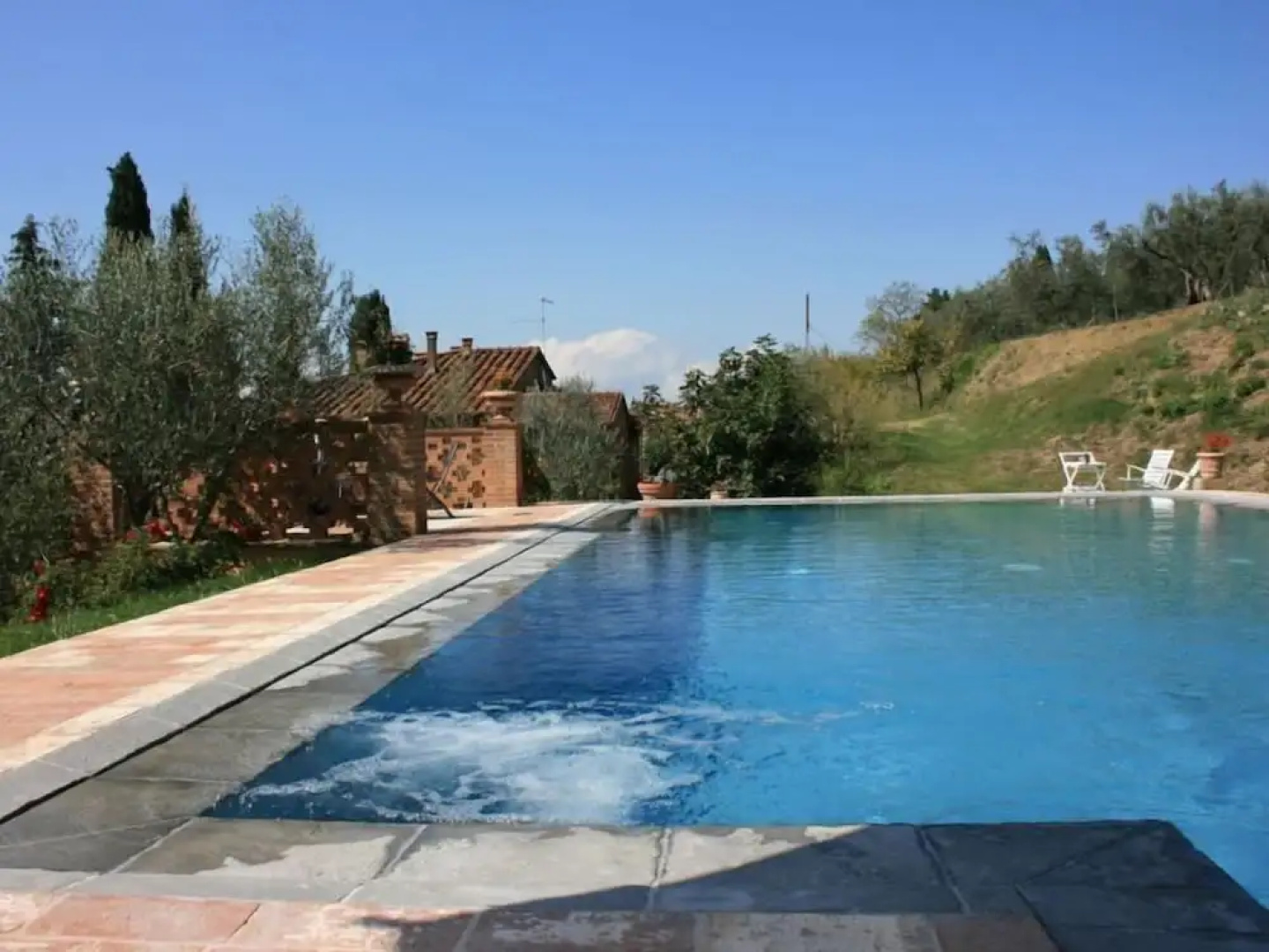 Wonderful Private Villa With Wifi, Private Pool, TV, Terrace, Pets Allowed, Parking, Close to Arezzo