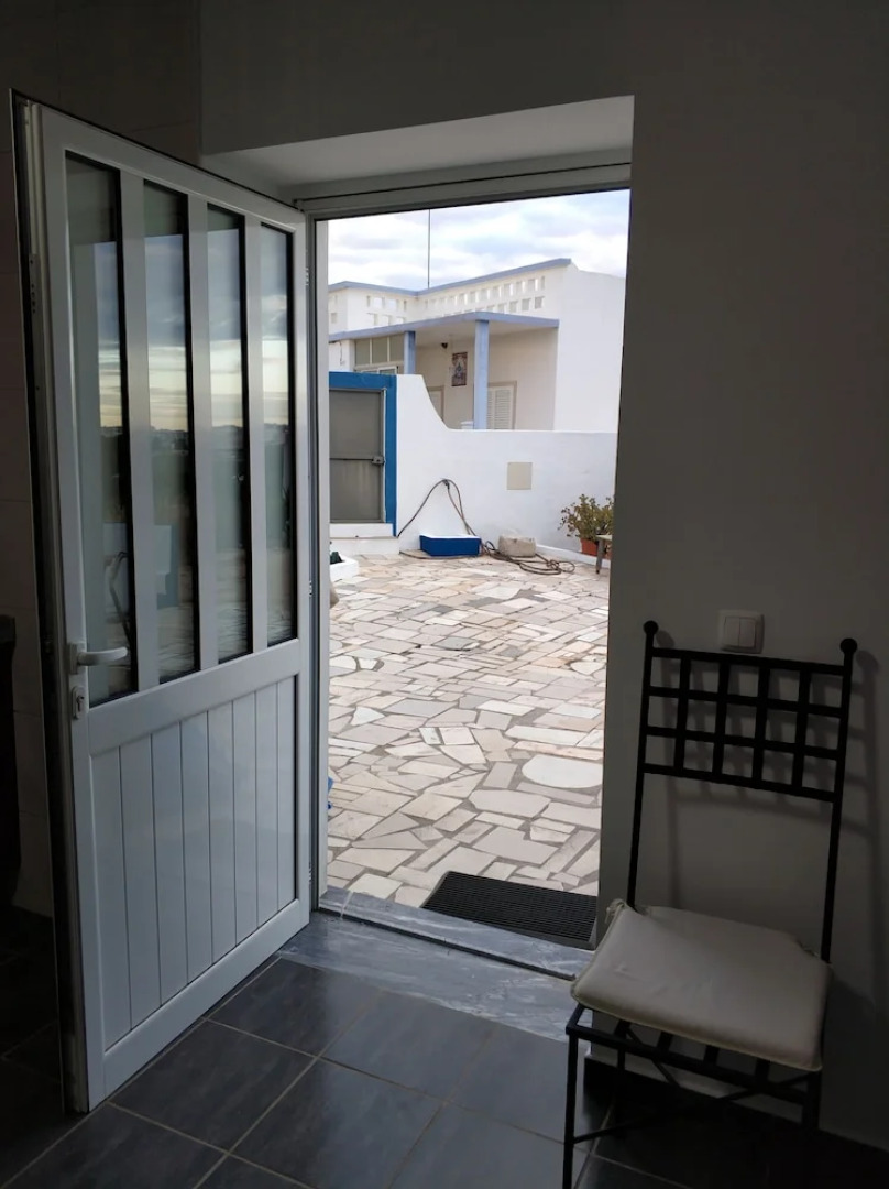 Sleep & Go Faro Airport Guest House