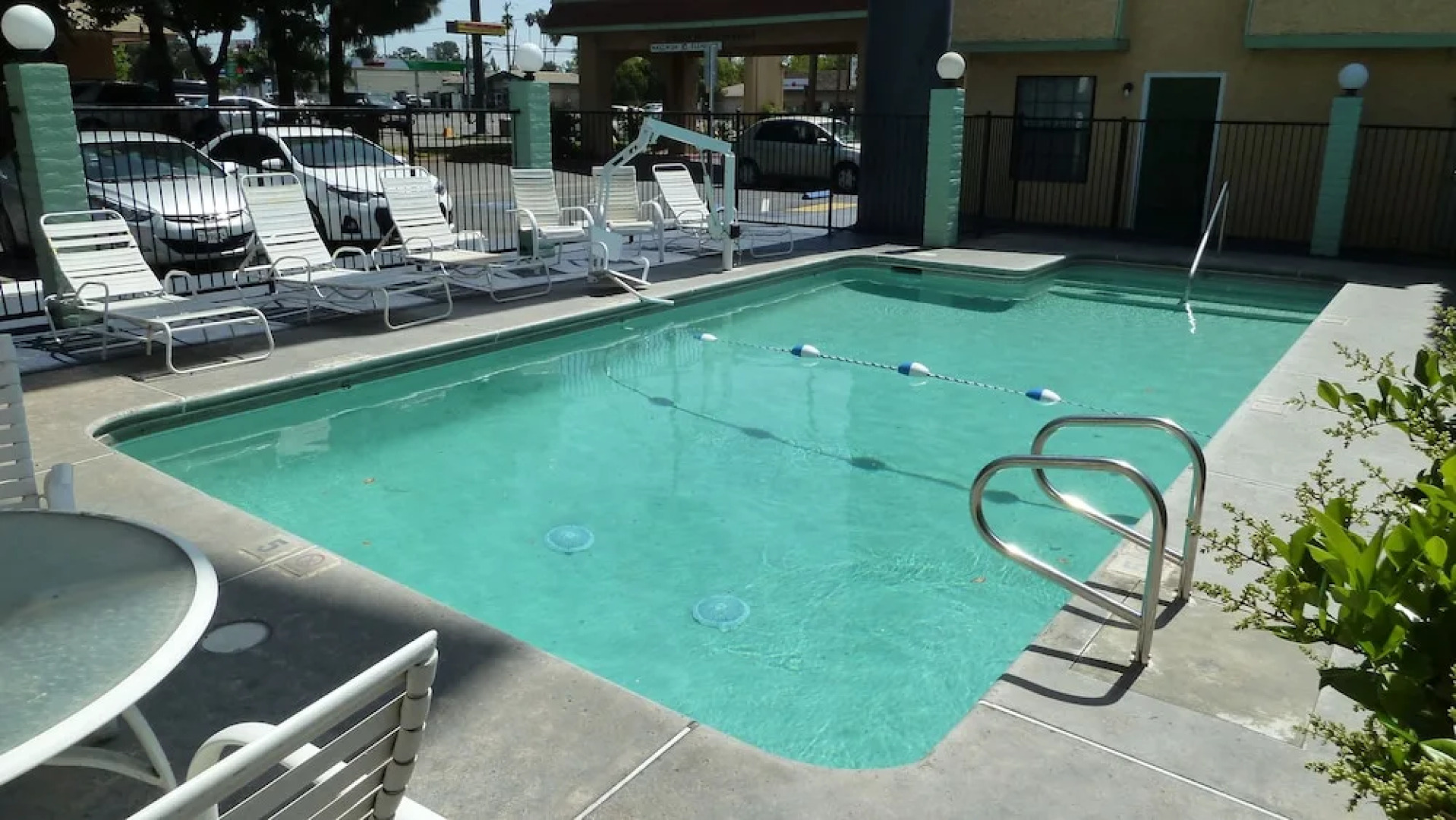 Ambassador Inn Fresno