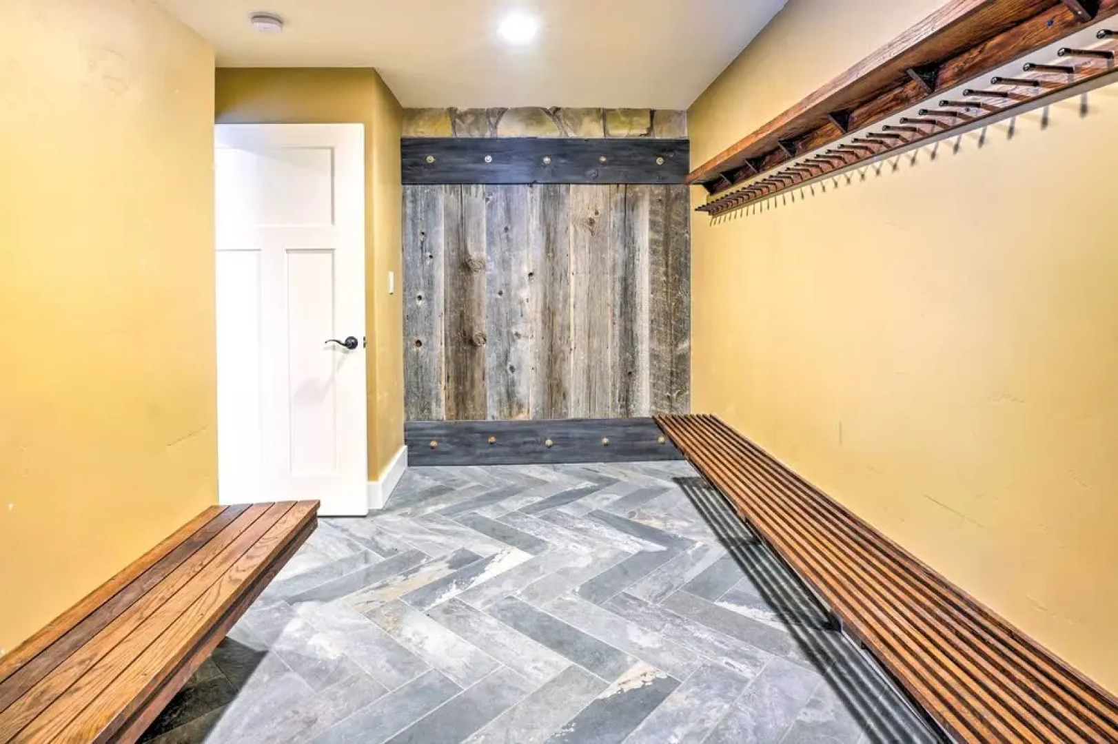 Cascade A-frame Cabin w/ Lake Views!