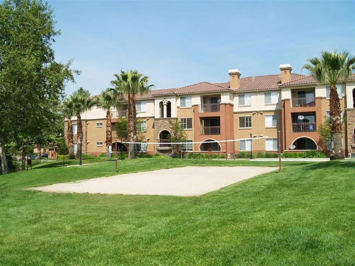 Execustay Amli At Empire Lakes