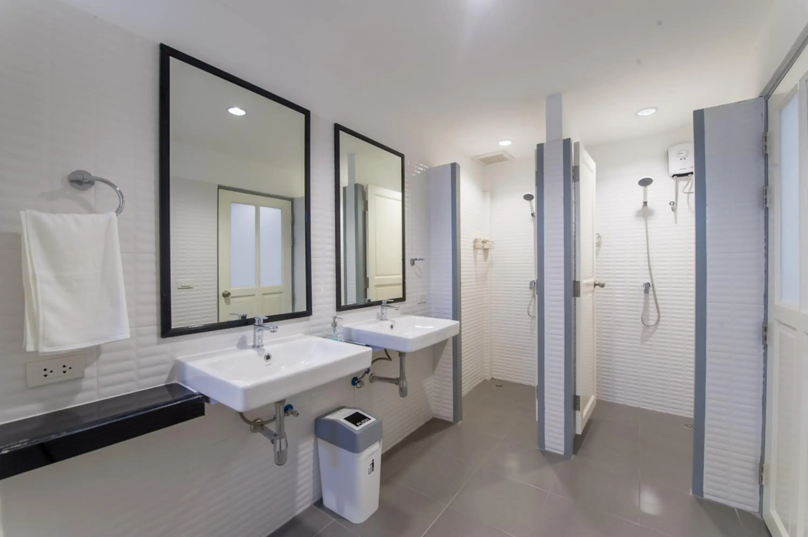 X9Hostel