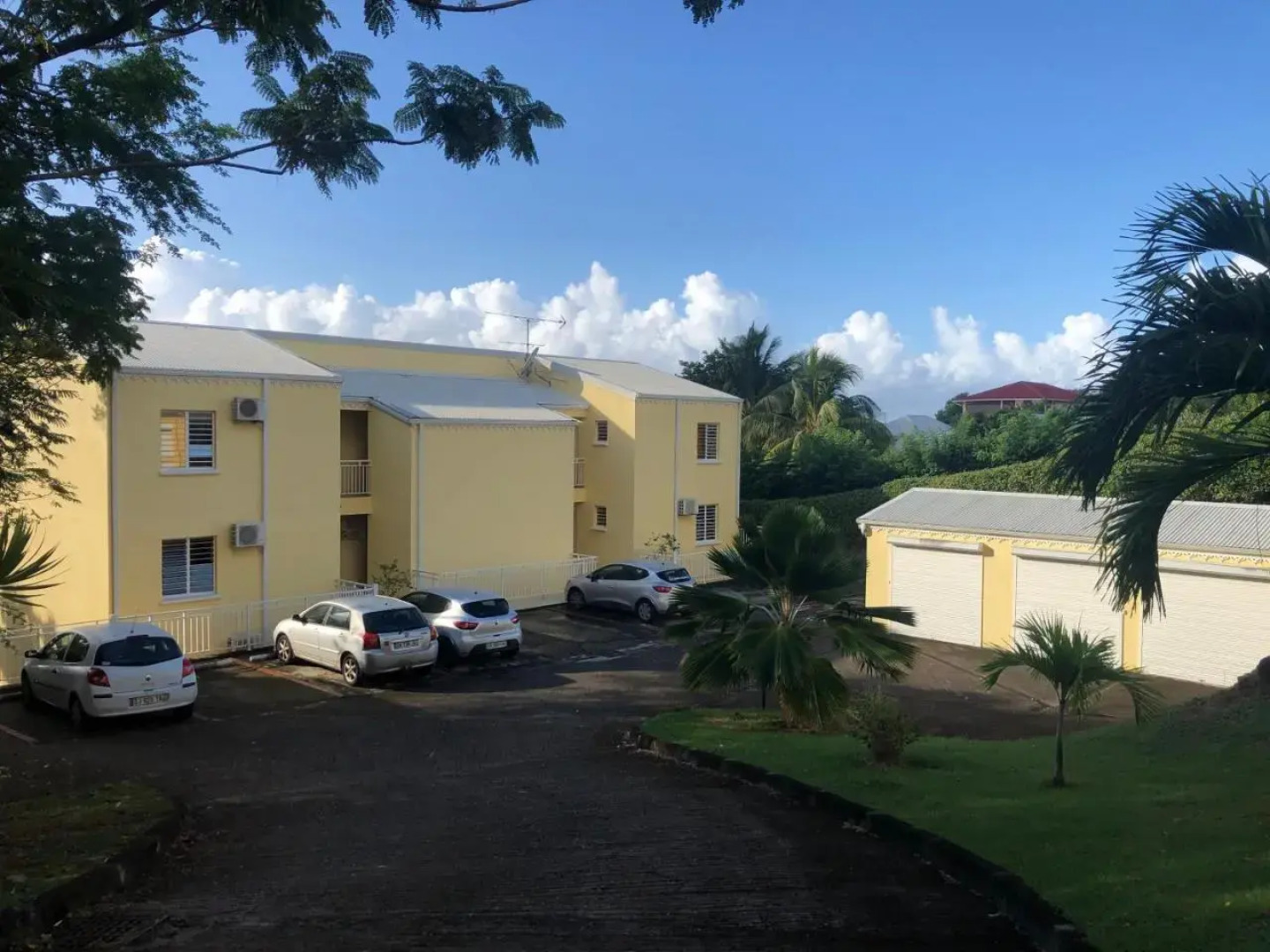 T2 les pieds dans l'eau, vue mer caraibes