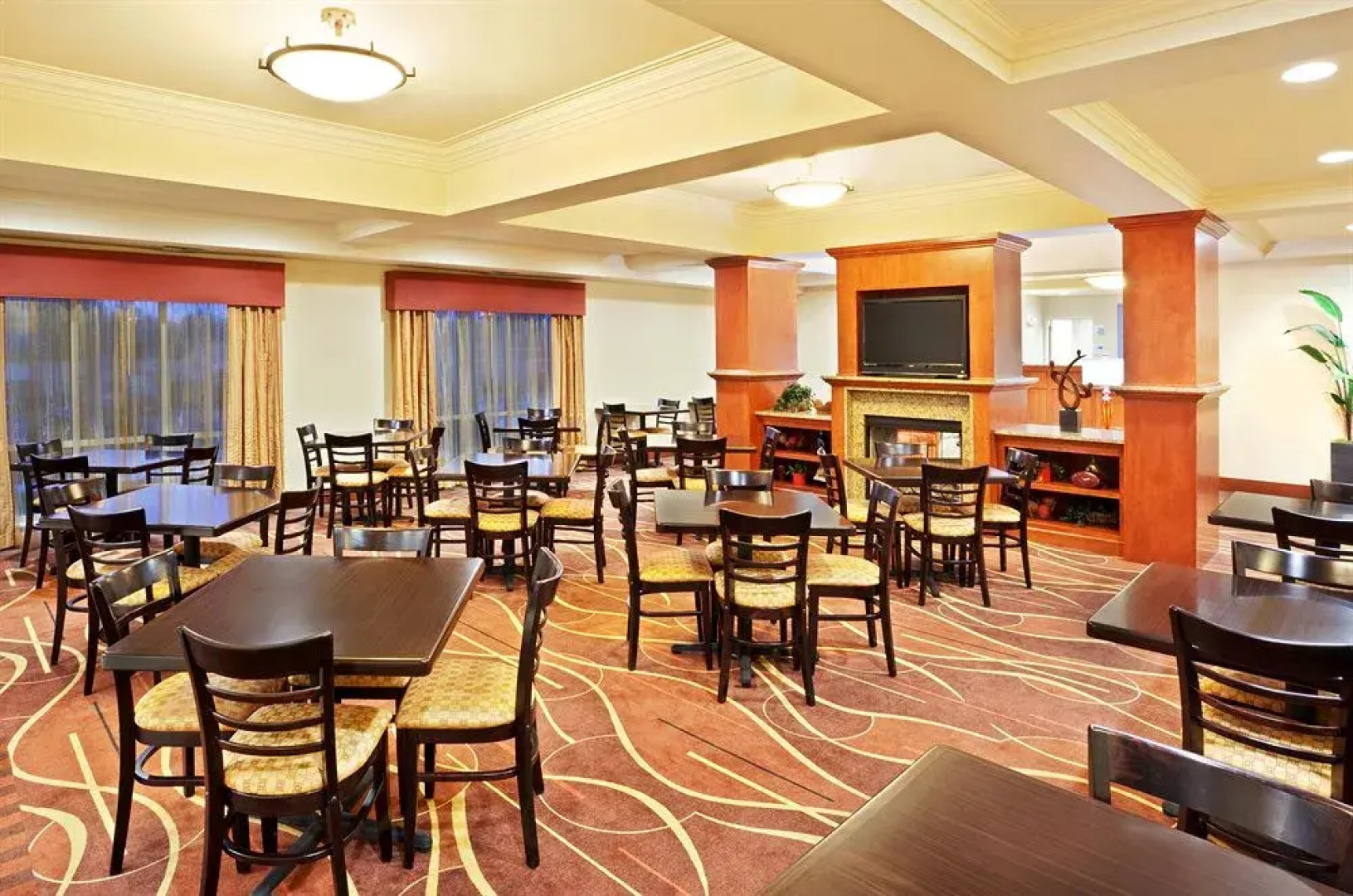 Holiday Inn Express Hotel & Suites Chehalis - Centralia