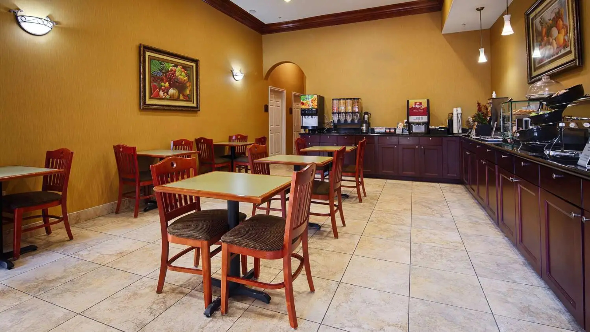 Best Western Plus New Caney Inn Suites