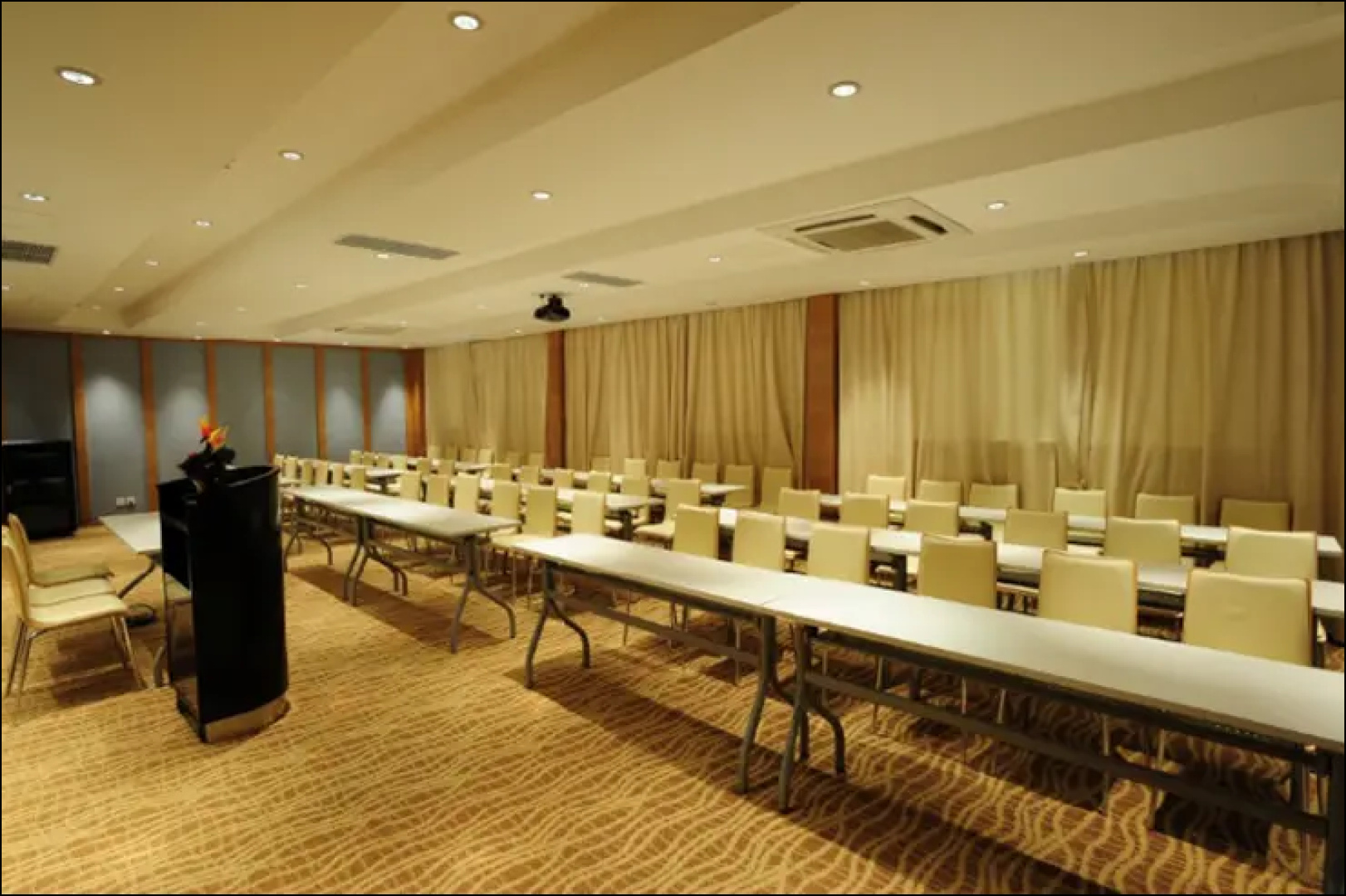 JI Hotel Wuhan Guanggu Plaza