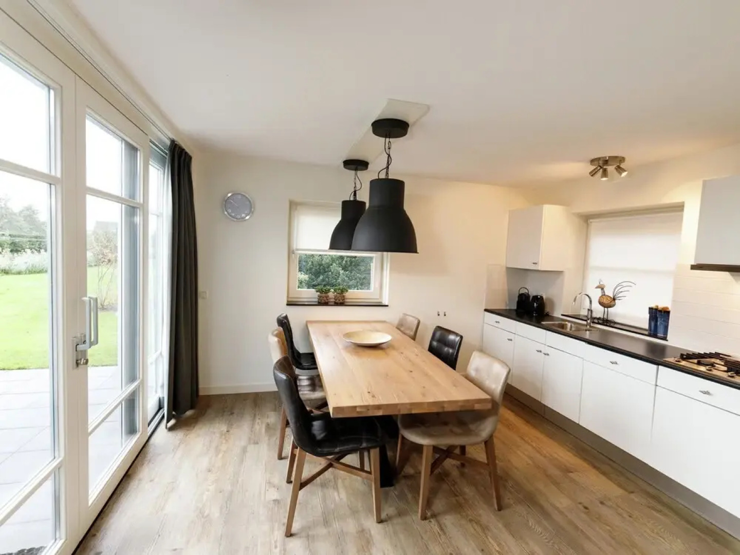 Modern House With a Jetty, Located in Beautiful Giethoorn