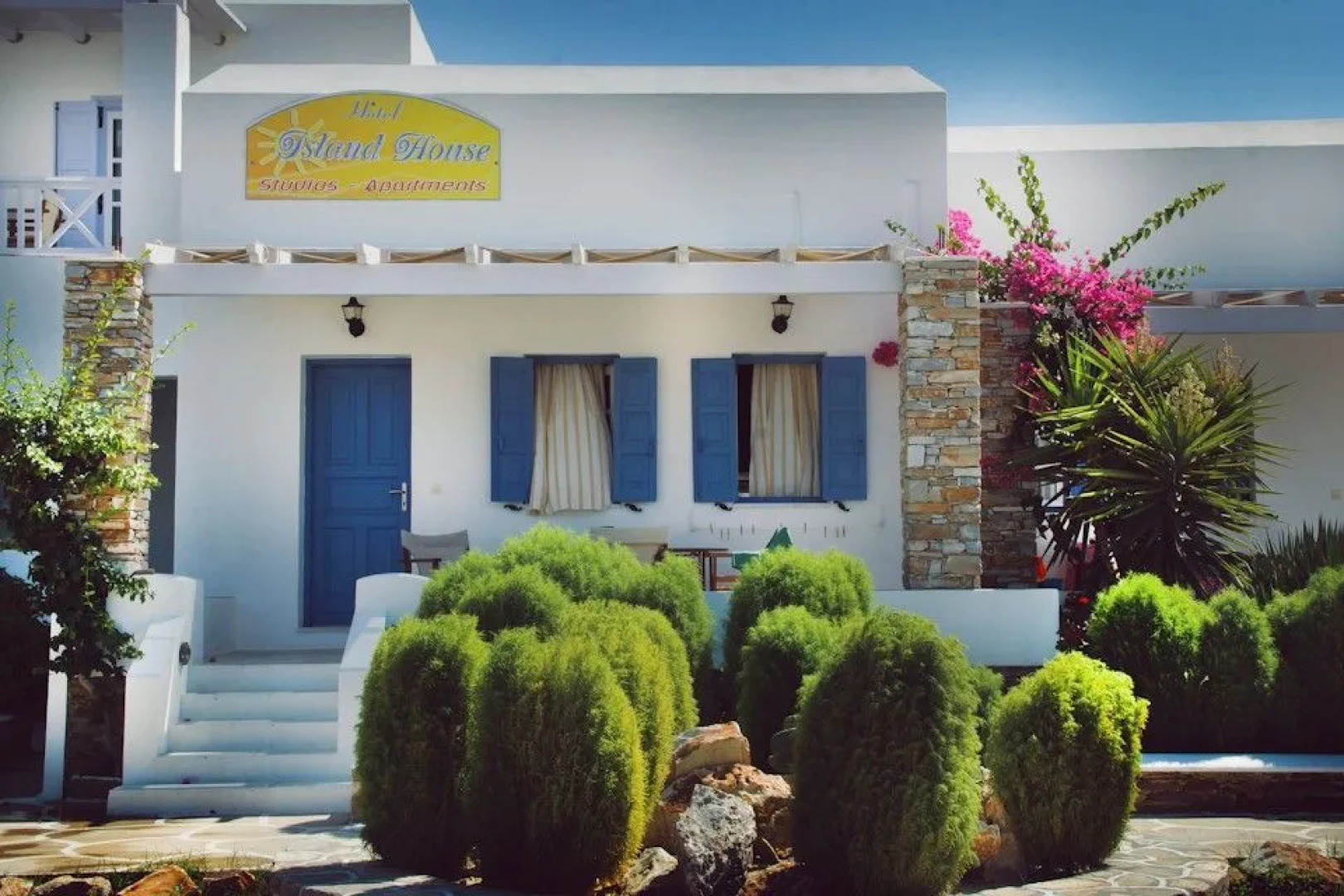 Island House Apartments