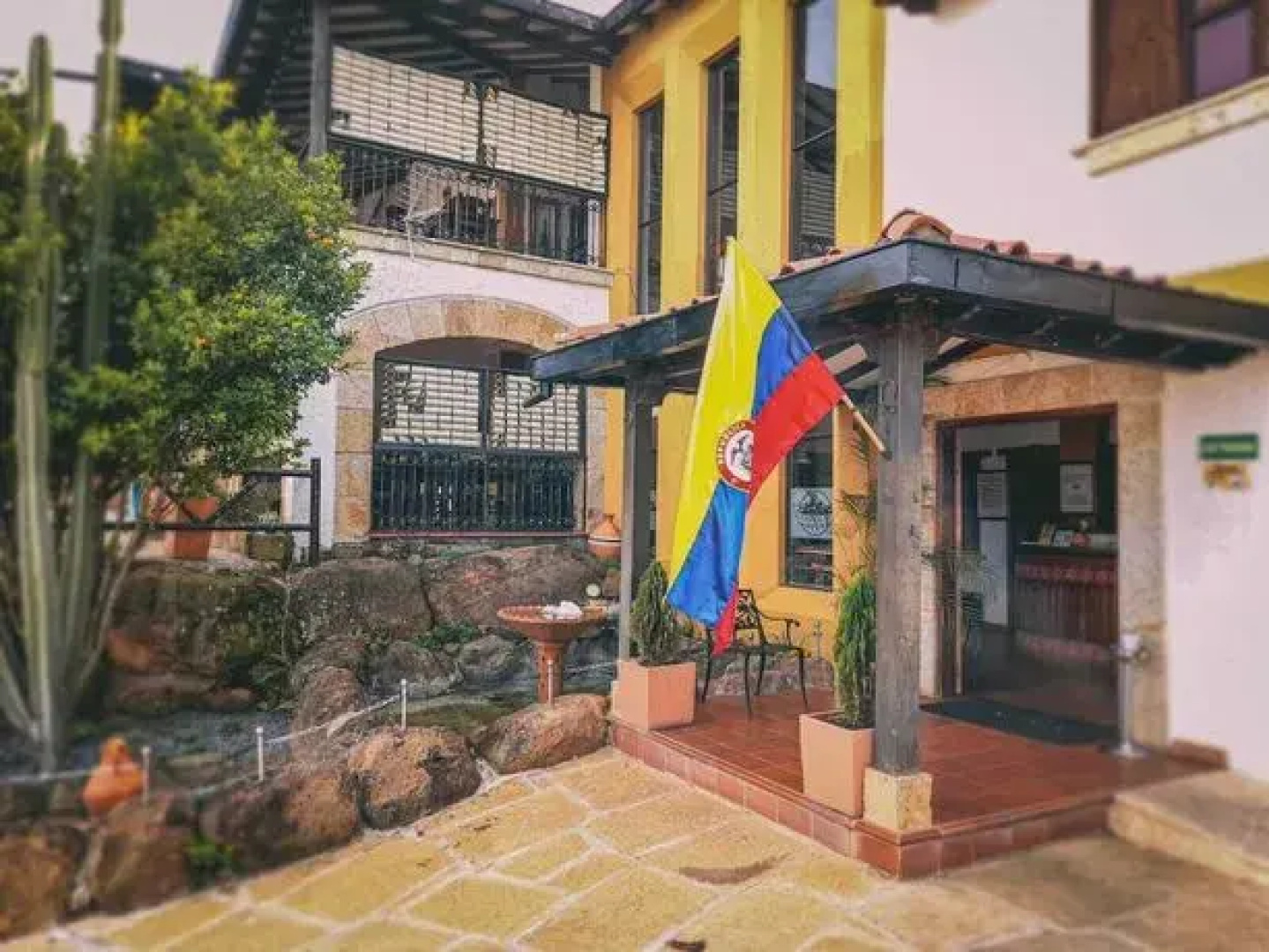 Hotel Las Rocas Resort
