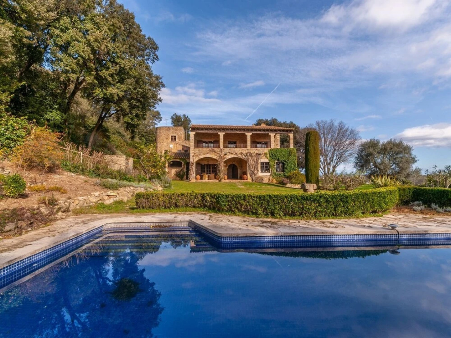 Completely Renovated Stone Farmhouse for 8 With Private Swimming Pool