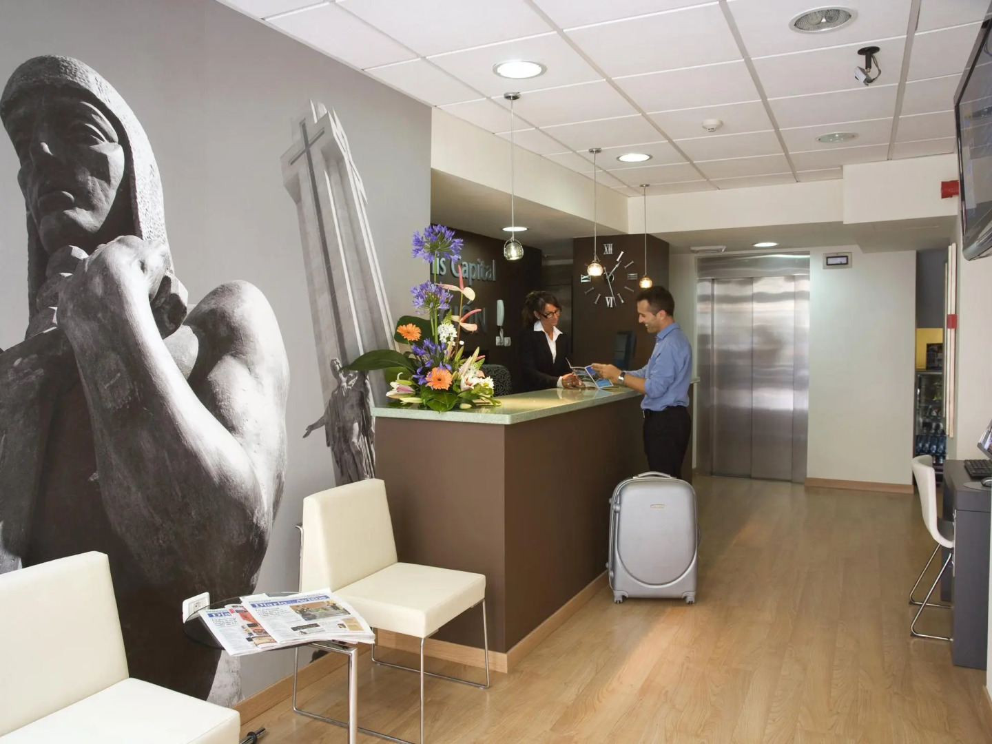 Hotel Adonis Capital