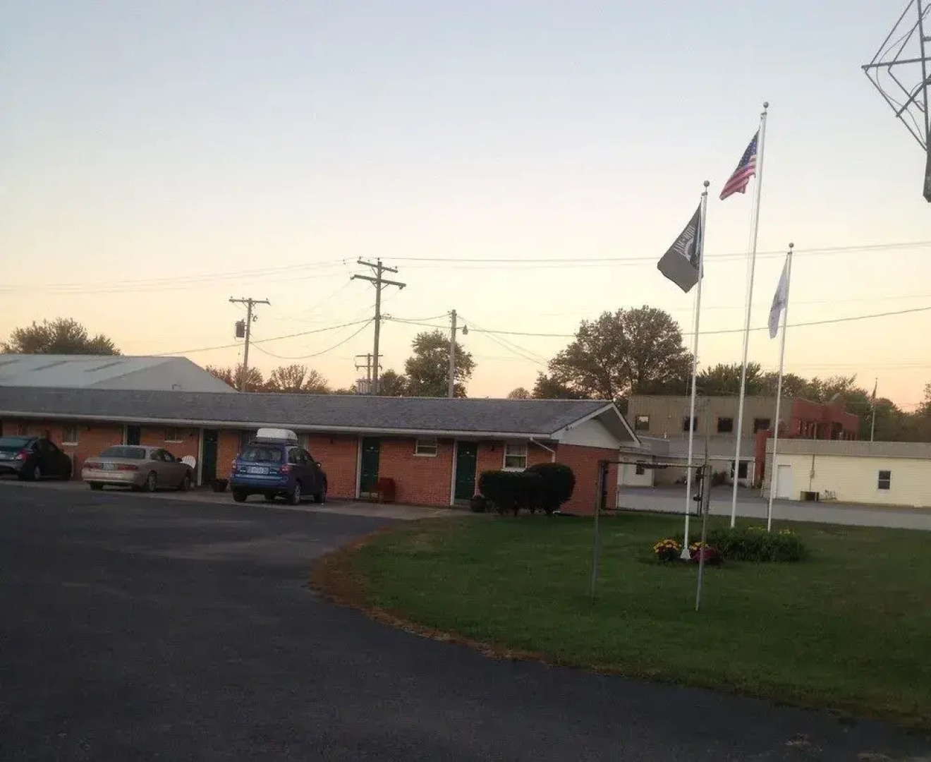 Traveler's Inn Motel