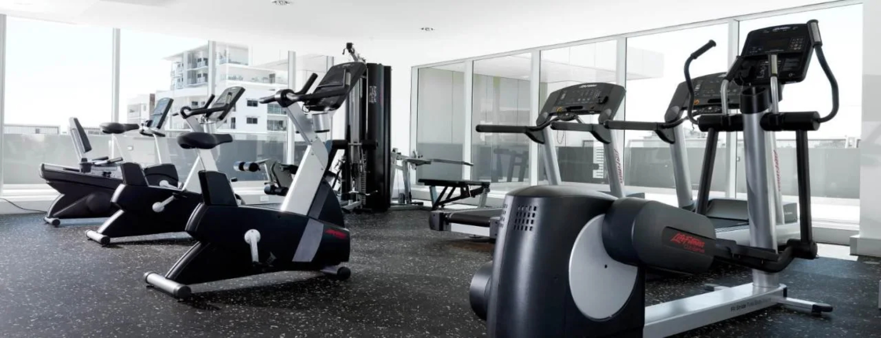 H on Mitchell Apartment Hotel