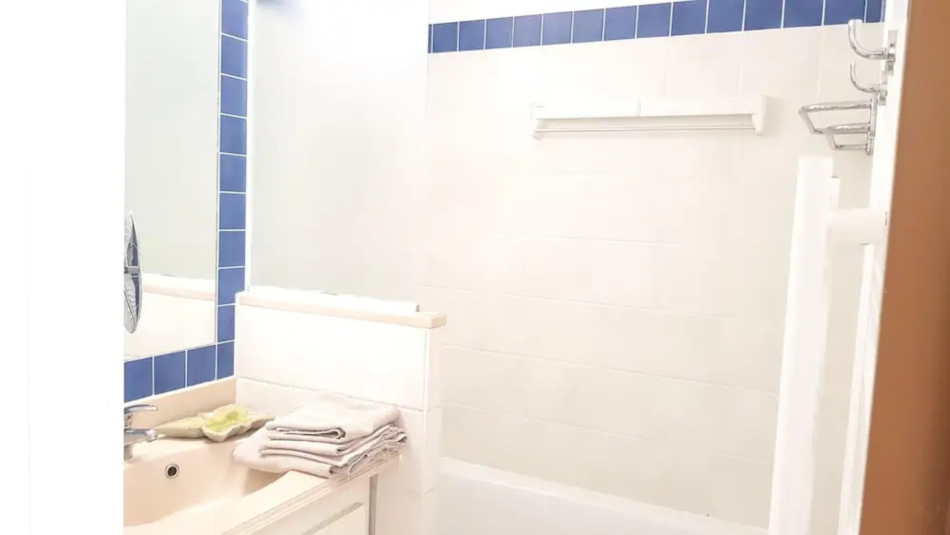 Apartment With one Bedroom in Lacanau, With Shared Pool and Furnished Terrace - 20 m From the Beach