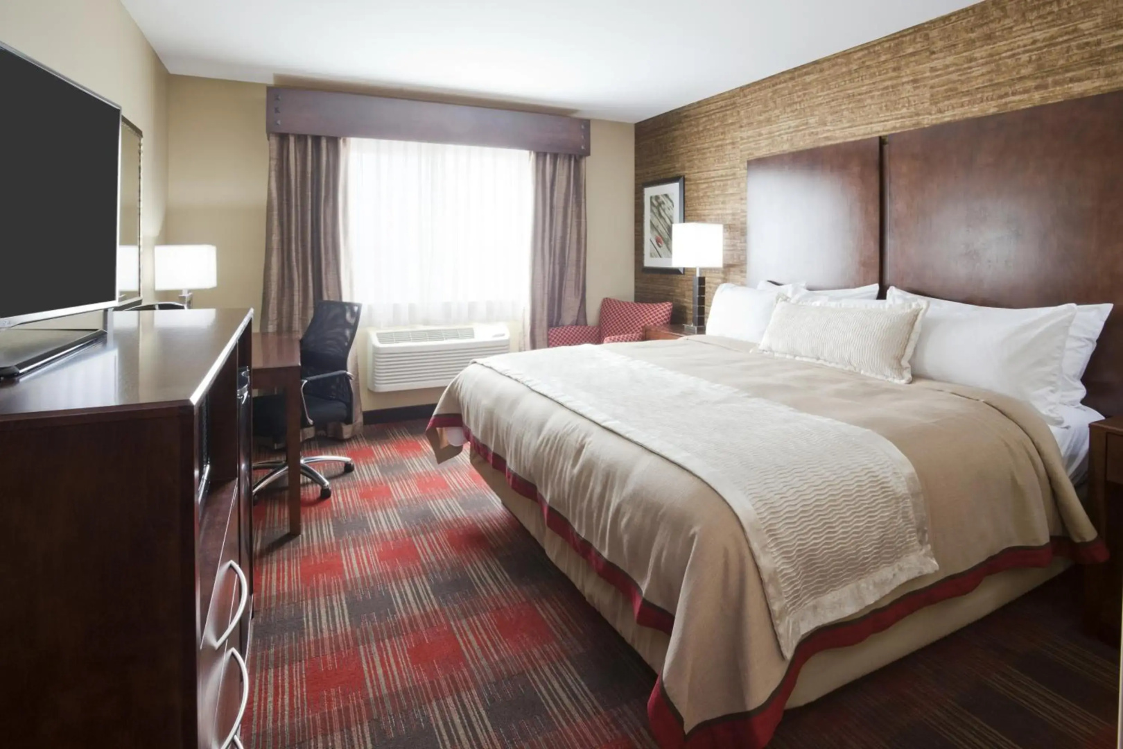 Gateway Park Hotel and Suites