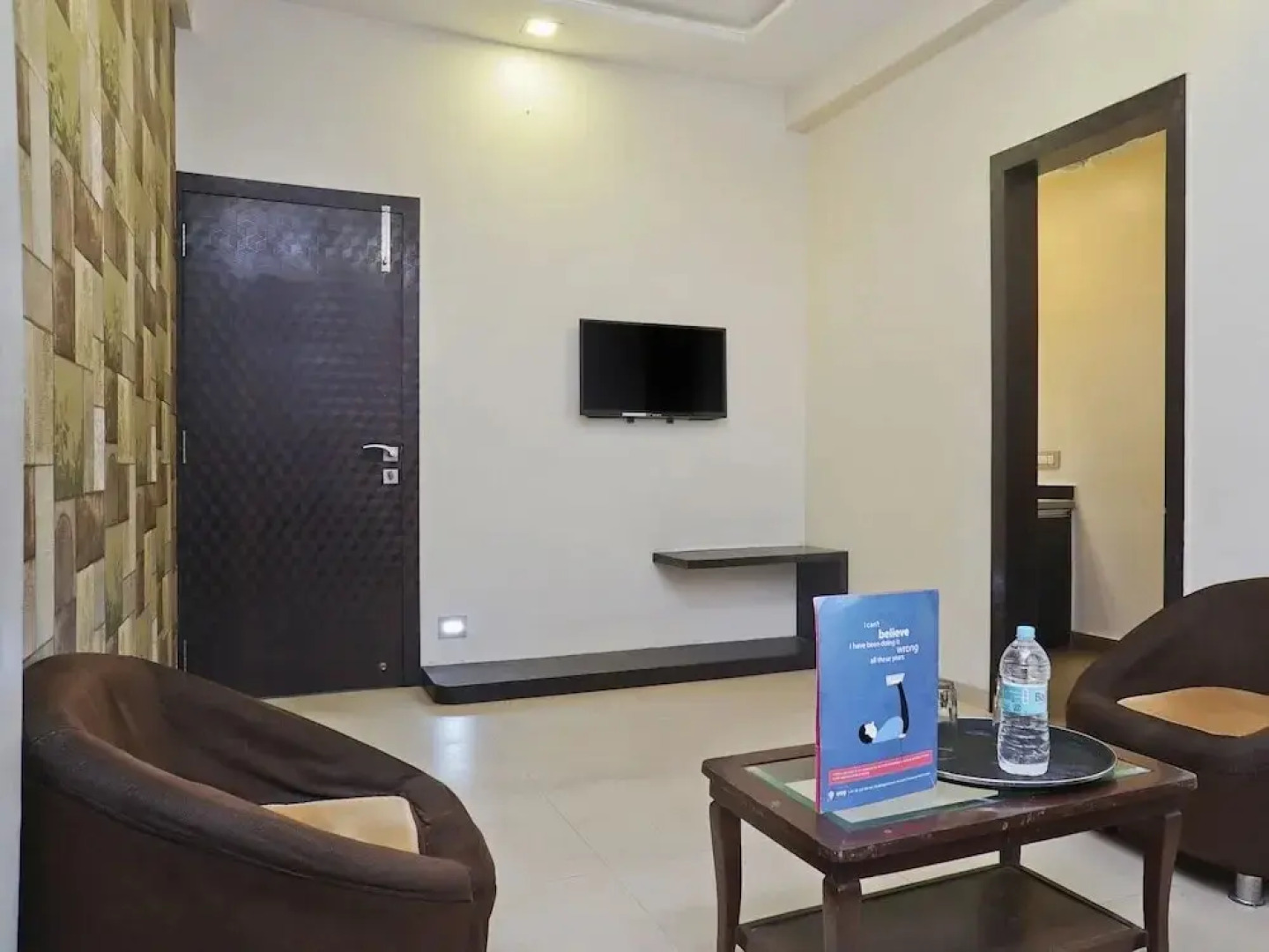 Hotel Shades Of Royal