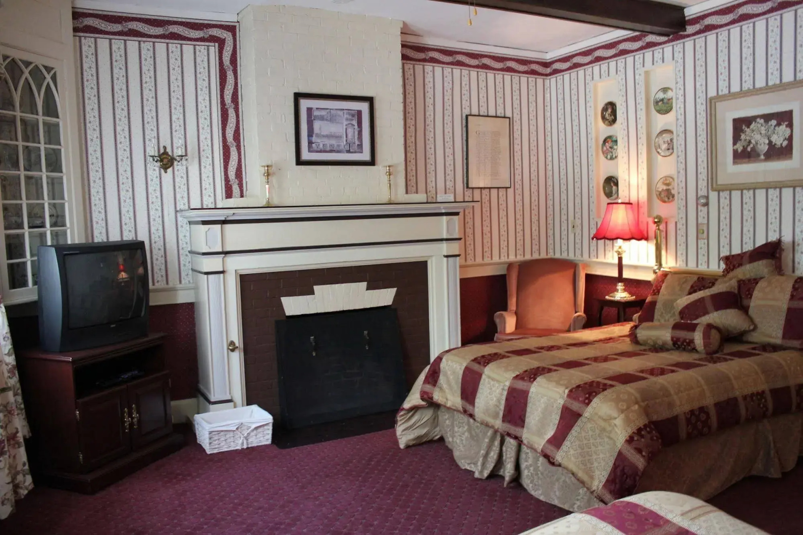 Tara Manor Inn