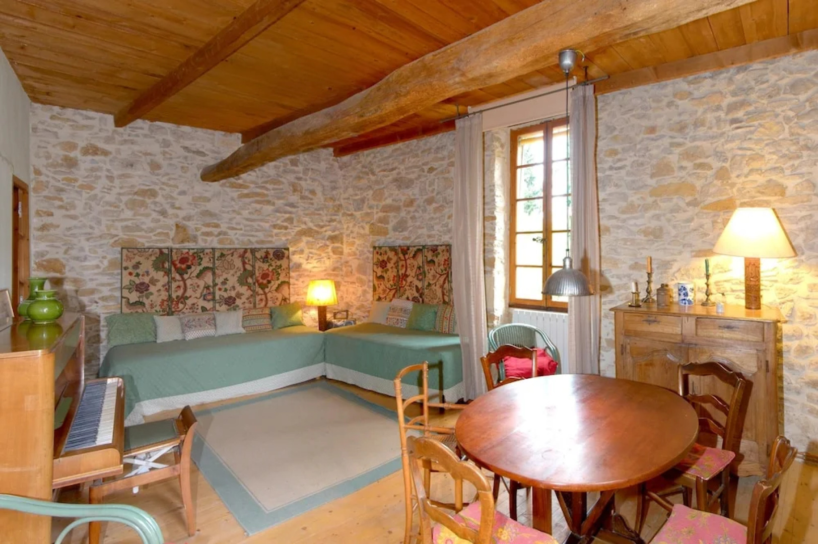 House With 4 Bedrooms in Laudun-l'ardoise, With Wonderful City View, Furnished Garden and Wifi